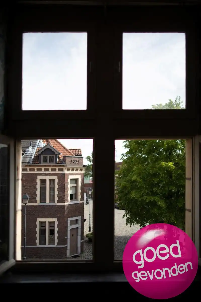 Authentieke begijnenwoning + bouwperceel met 6 garageboxen foto 26