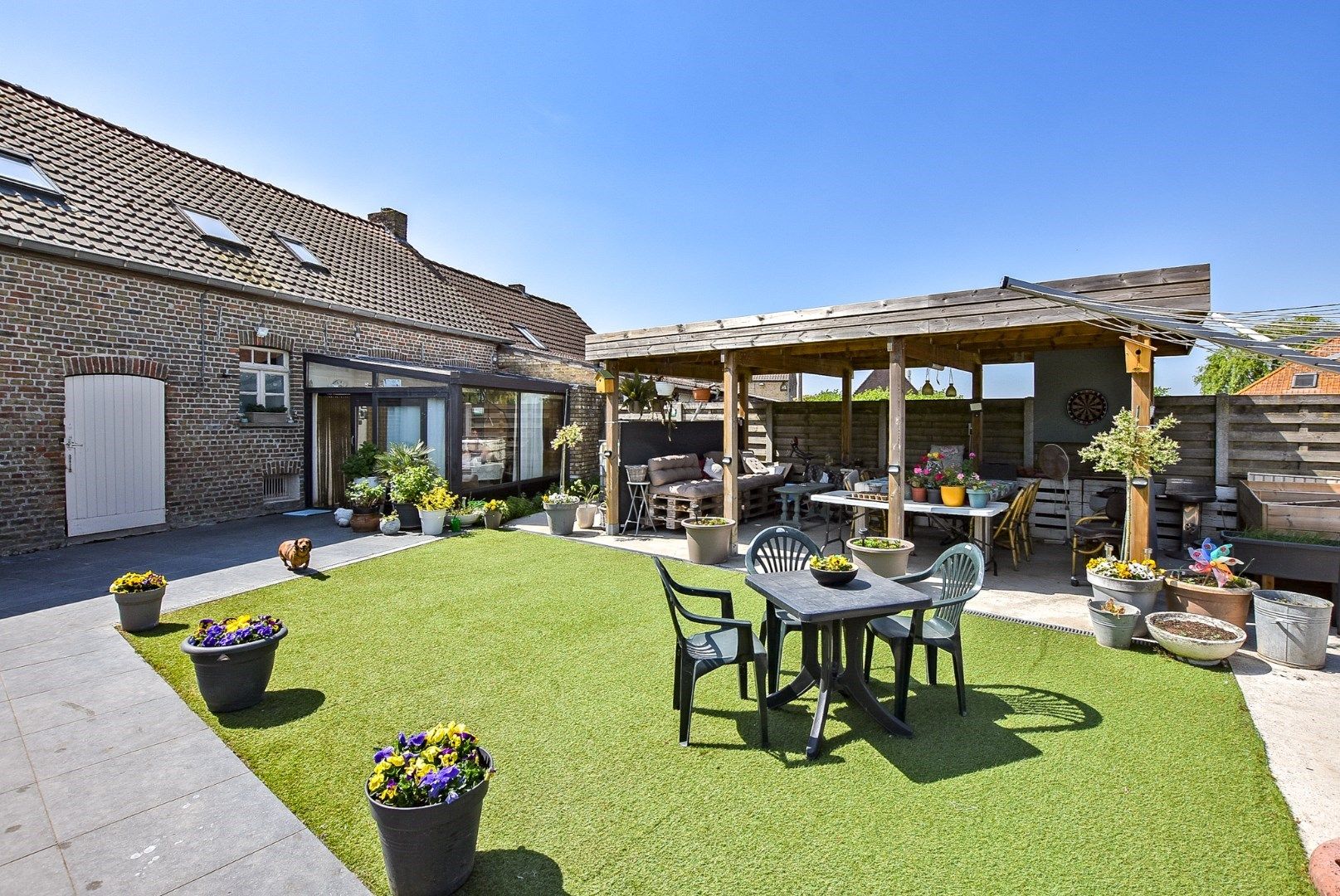 Halfopen bebouwing met 3 slaapkamers op 861m² te Diksmuide! foto 3