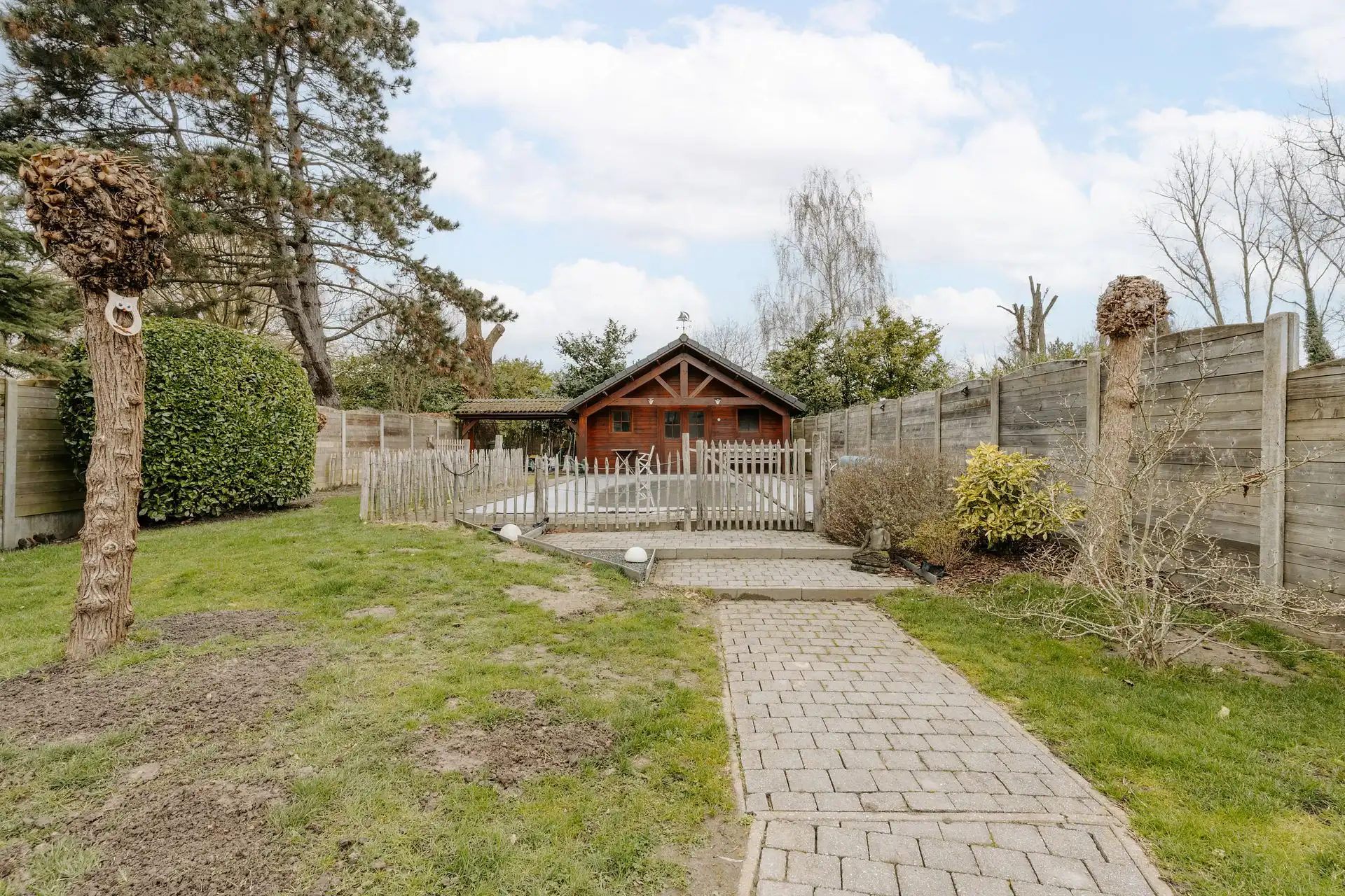 Stijlvolle halfopen woning met grote tuin en zwembad! foto 23