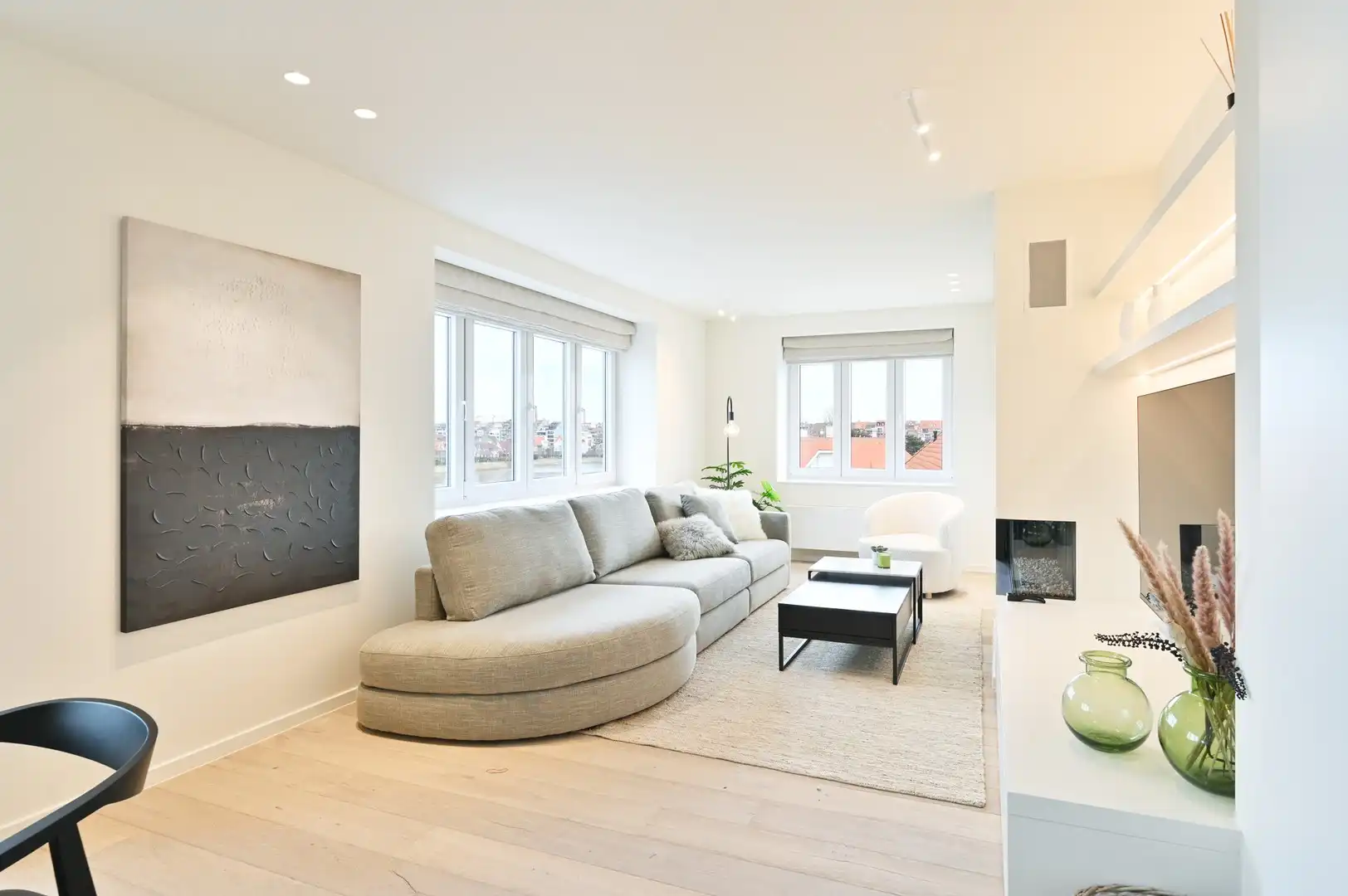 Gerenoveerd hoekappartement, heel rustig gelegen te Knokke,  genietend van een uitgestrekt zicht op het Zegemeer. foto 2