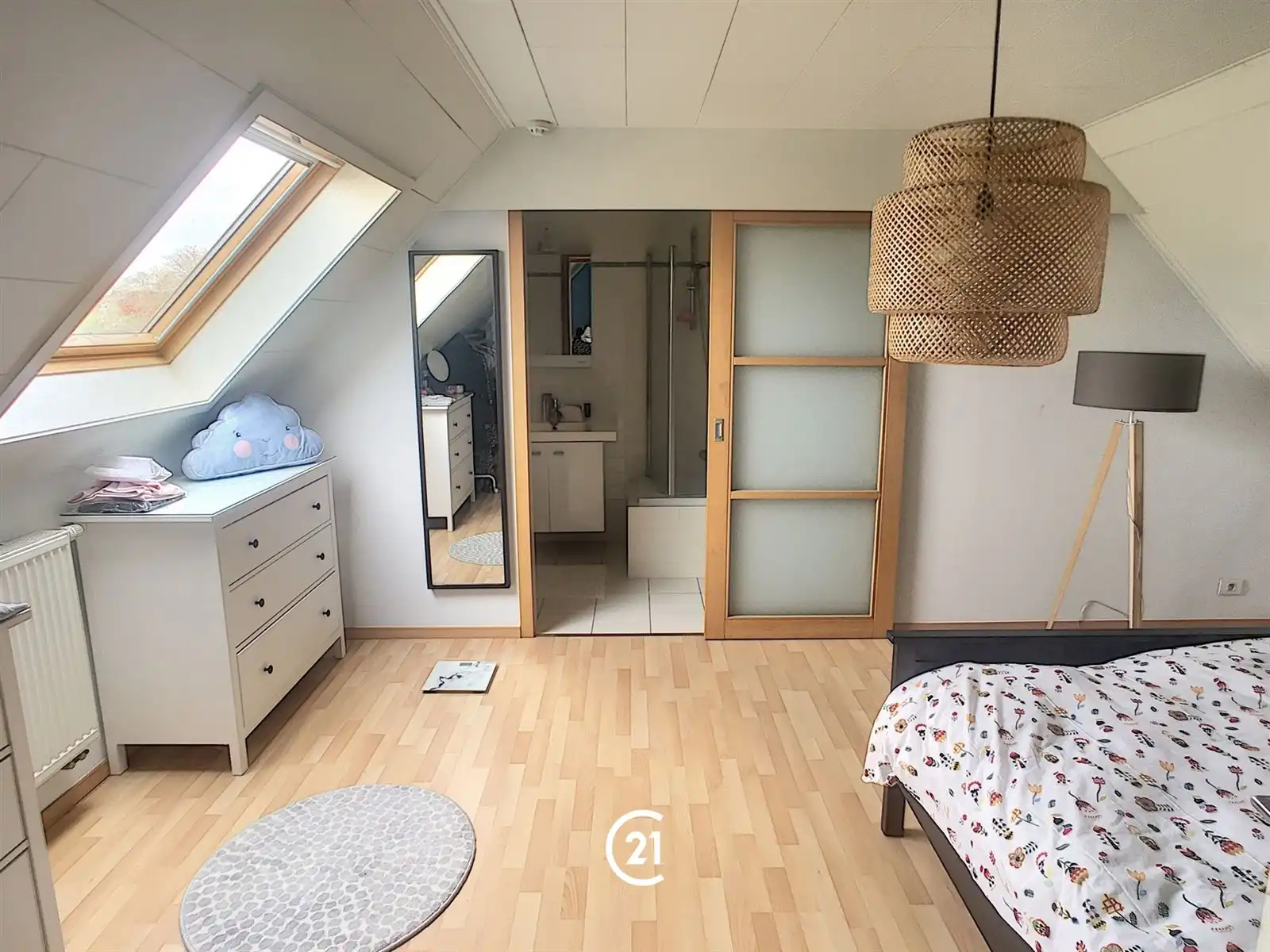 Instapklaar duplexappartement in klein gebouw nabij centrum Appelterre. foto 11