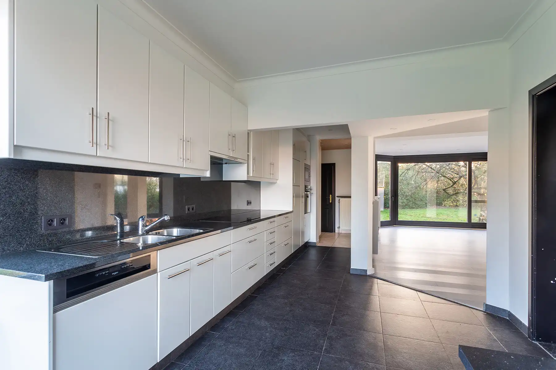 Edegem - Villa met 4 slpkamers + garage + ruim magazijn 500² foto 8