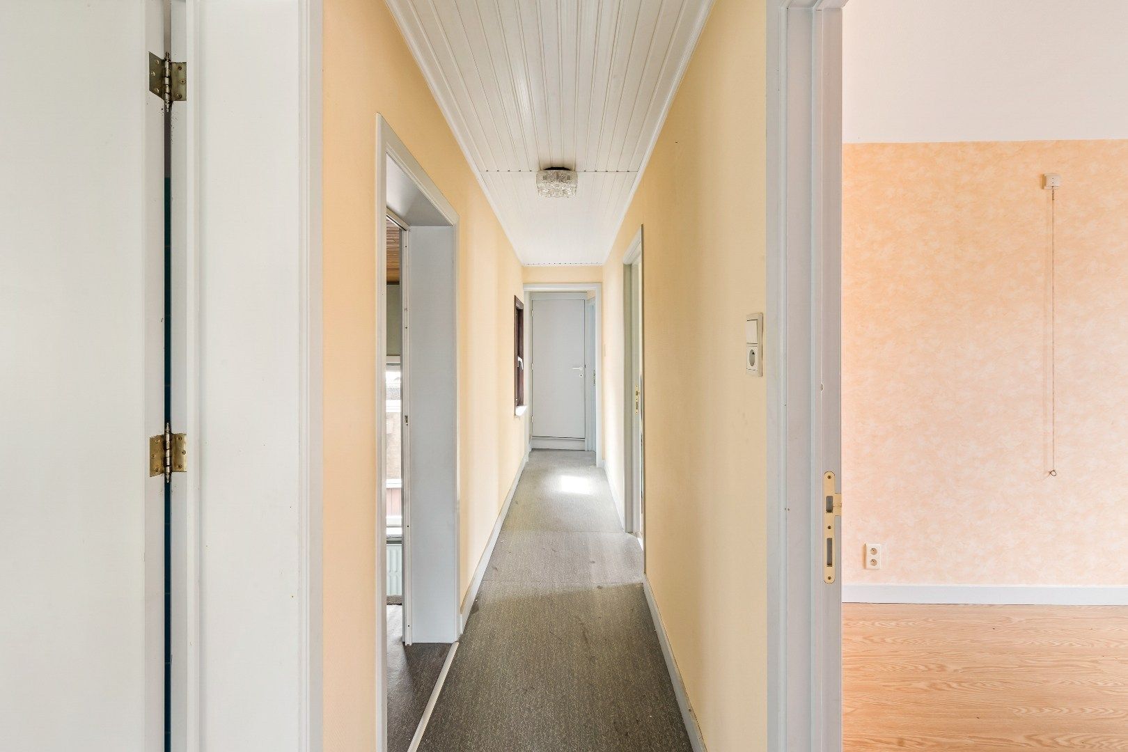 Gezellige stadswoning met 4 slaapkamers, ruime garage en koertje. foto 17