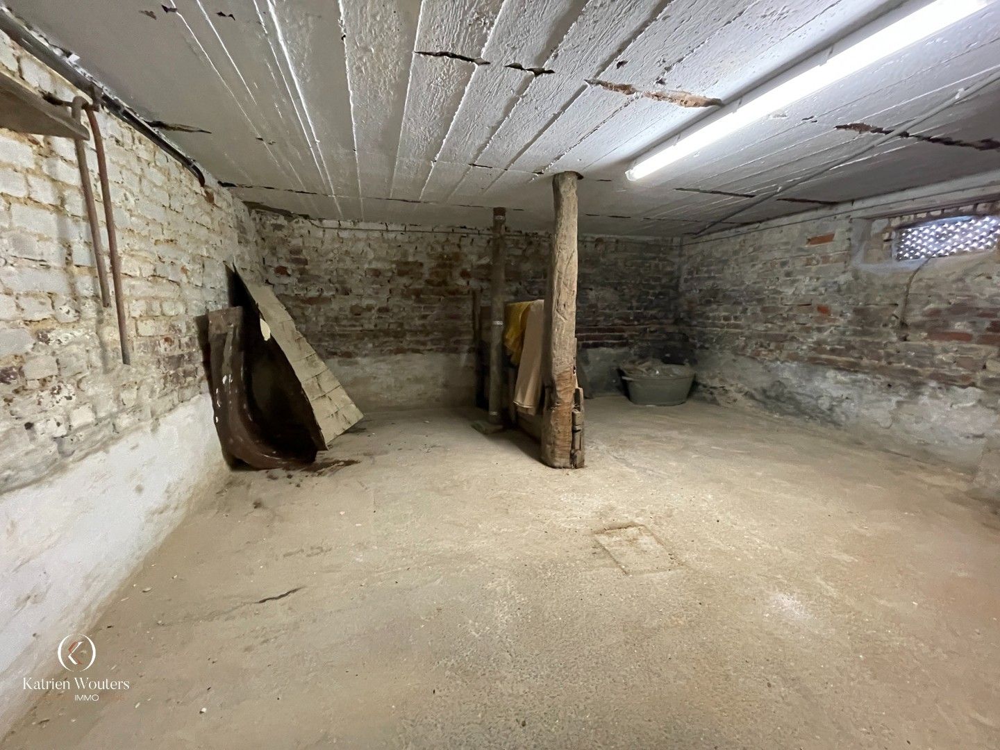 Renovatiewoning met veel potentieel foto 18