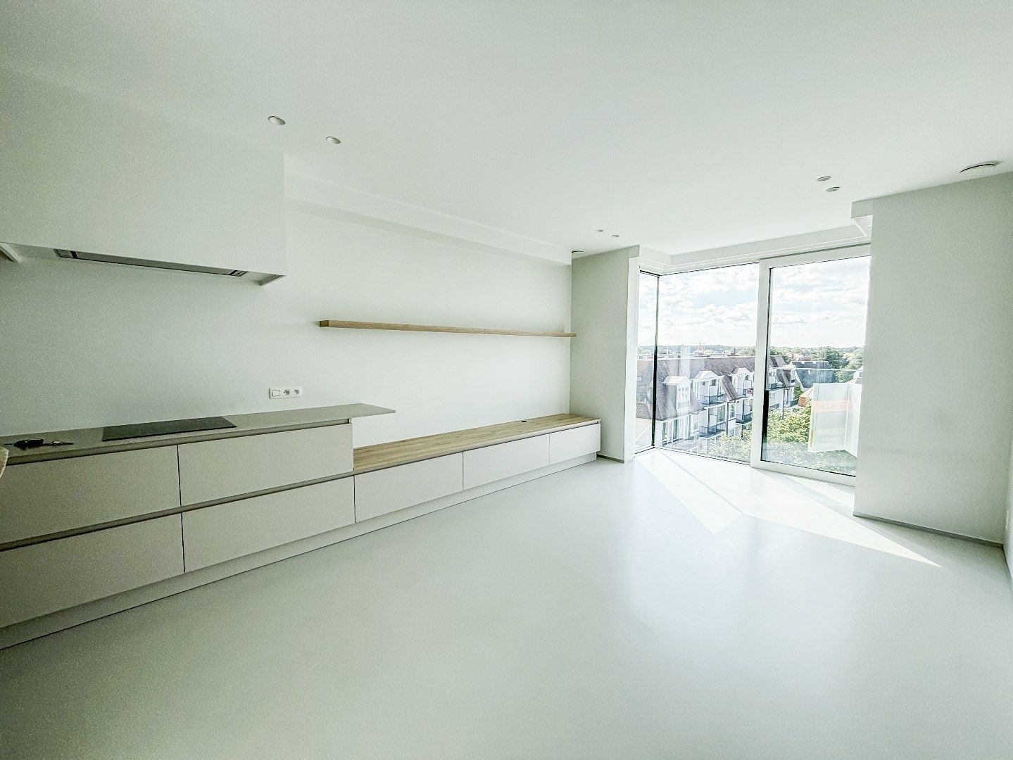 Zeer recent appartement met 1 slaapkamer gelegen op de Kustlaan met prachtig zicht over de villa's van het Zoute. foto 4