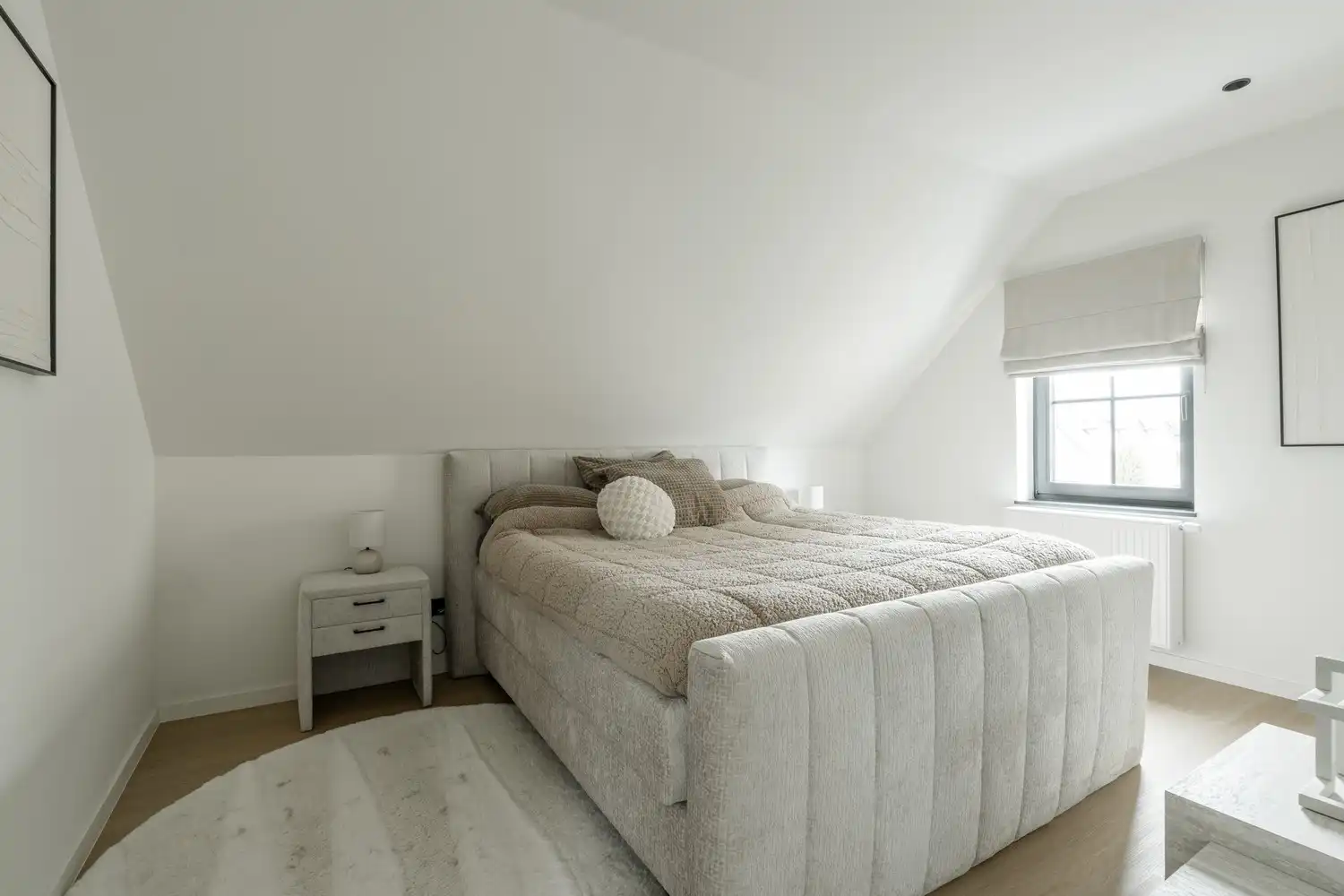 Prachtige villa te koop in Lommel - 4 slaapkamers, 2 badkamers, garage en ruime tuin op 566 m², volledig gerenoveerd in 2025! foto 36
