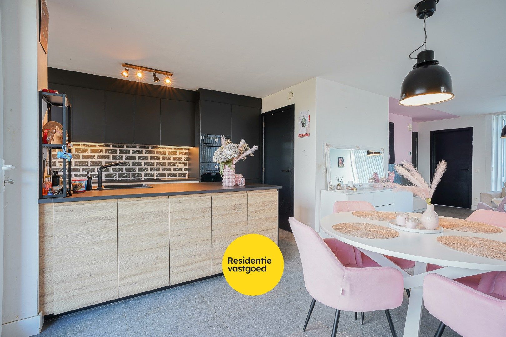 Recente woning op landelijke ligging in Aartrijke foto 7