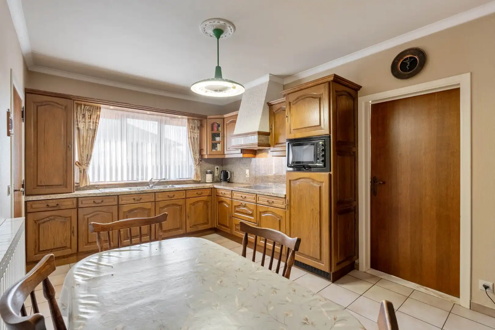 Gelijkvloerse, verzorgde woning gelegen op een perceel van 6a37ca, vlakbij het centrum, scholen, wandel- en fietsroutes foto 7