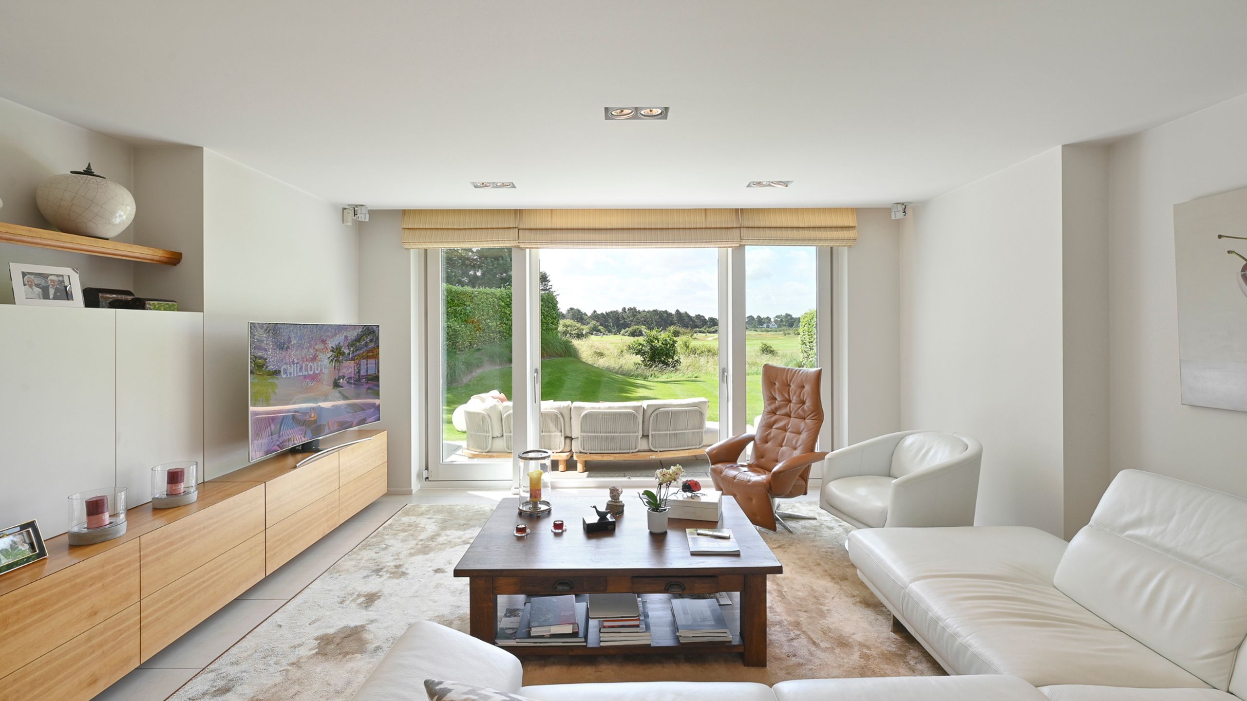 VILLA met panoramisch zicht en unieke ligging aan de golf... foto 13