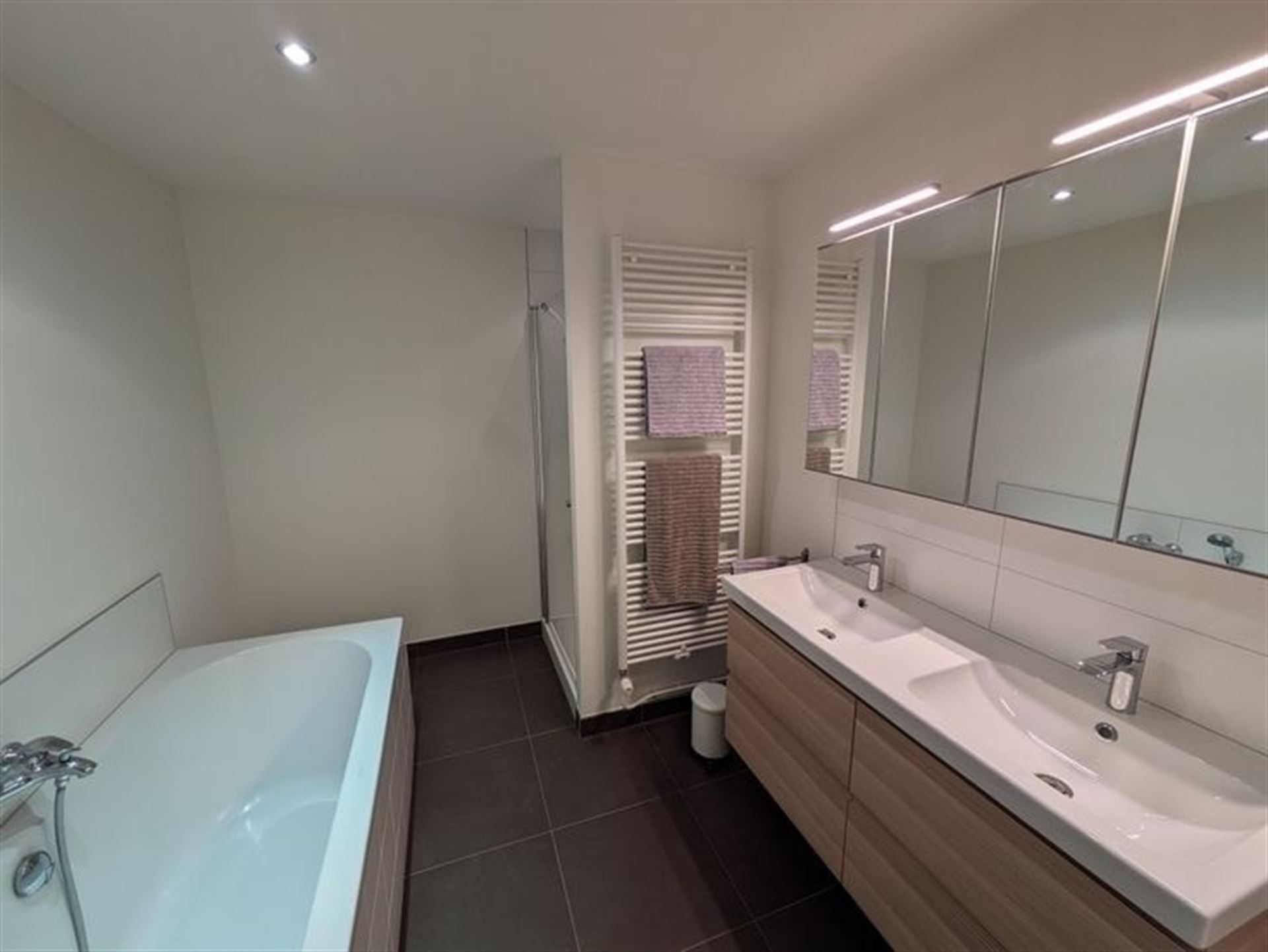 Gelijkvloersappartement met 3 slaapkamers foto 9