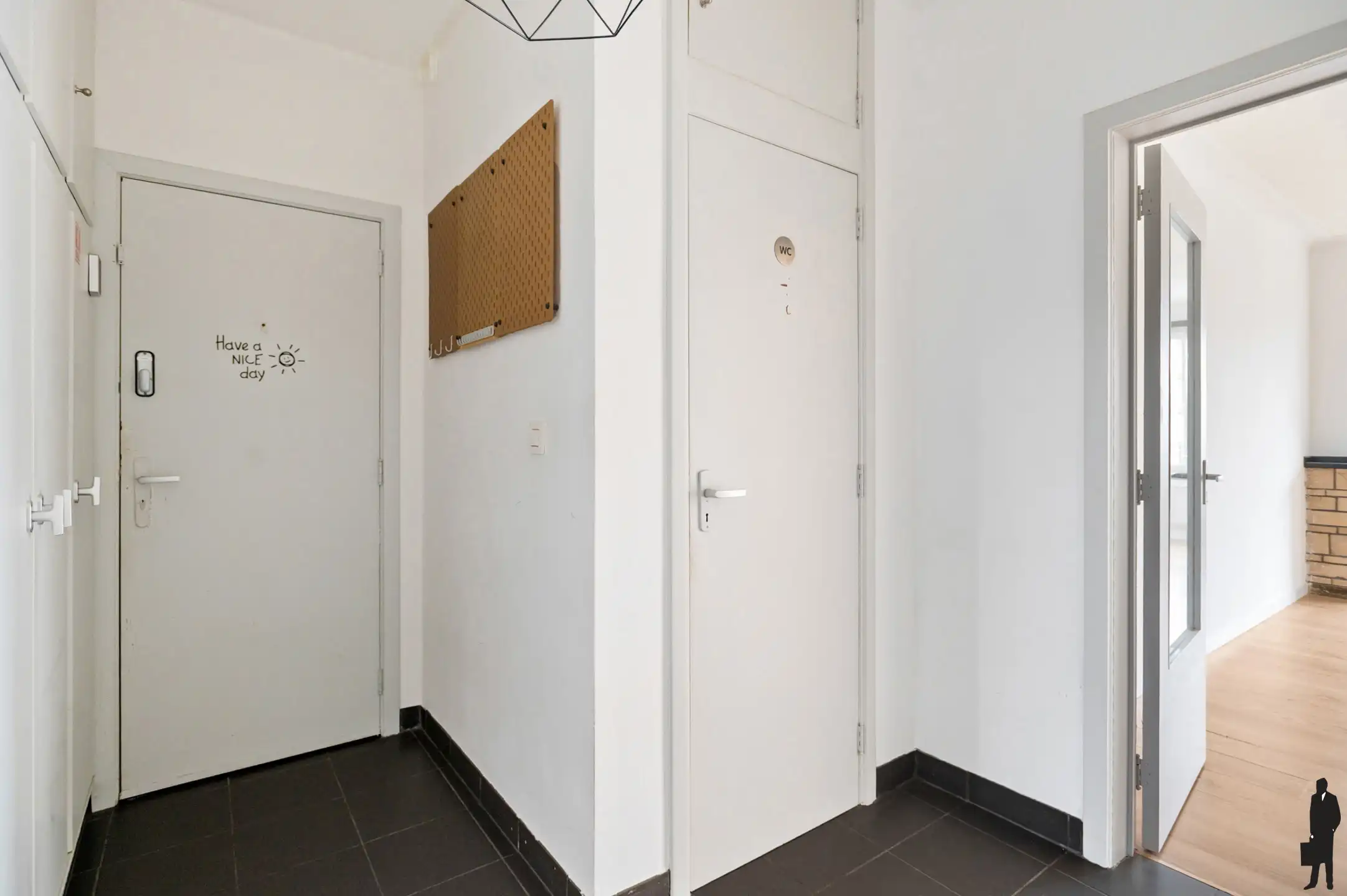 Instapklaar appartement met 2 slaapkamers te Wilrijk foto 13