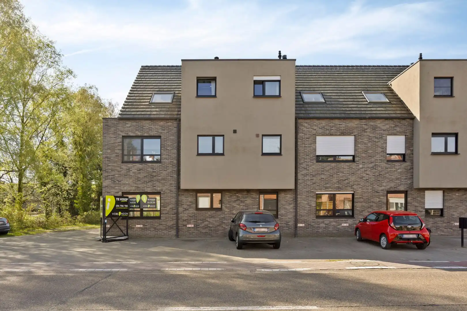 Ruim gelijkvloers 2 slaapkamer appartement met garage op centrale ligging te Dessel foto 2