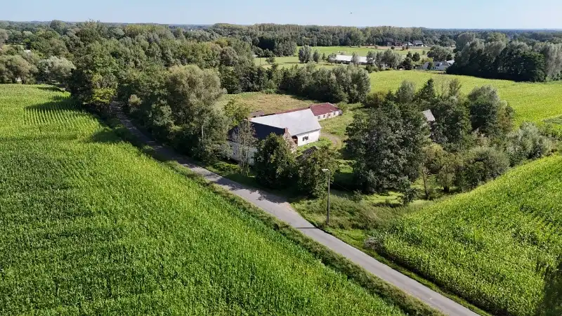 Exclusief 17e eeuws landgoed met bijgebouwen en slotgracht op 1 ha foto 24