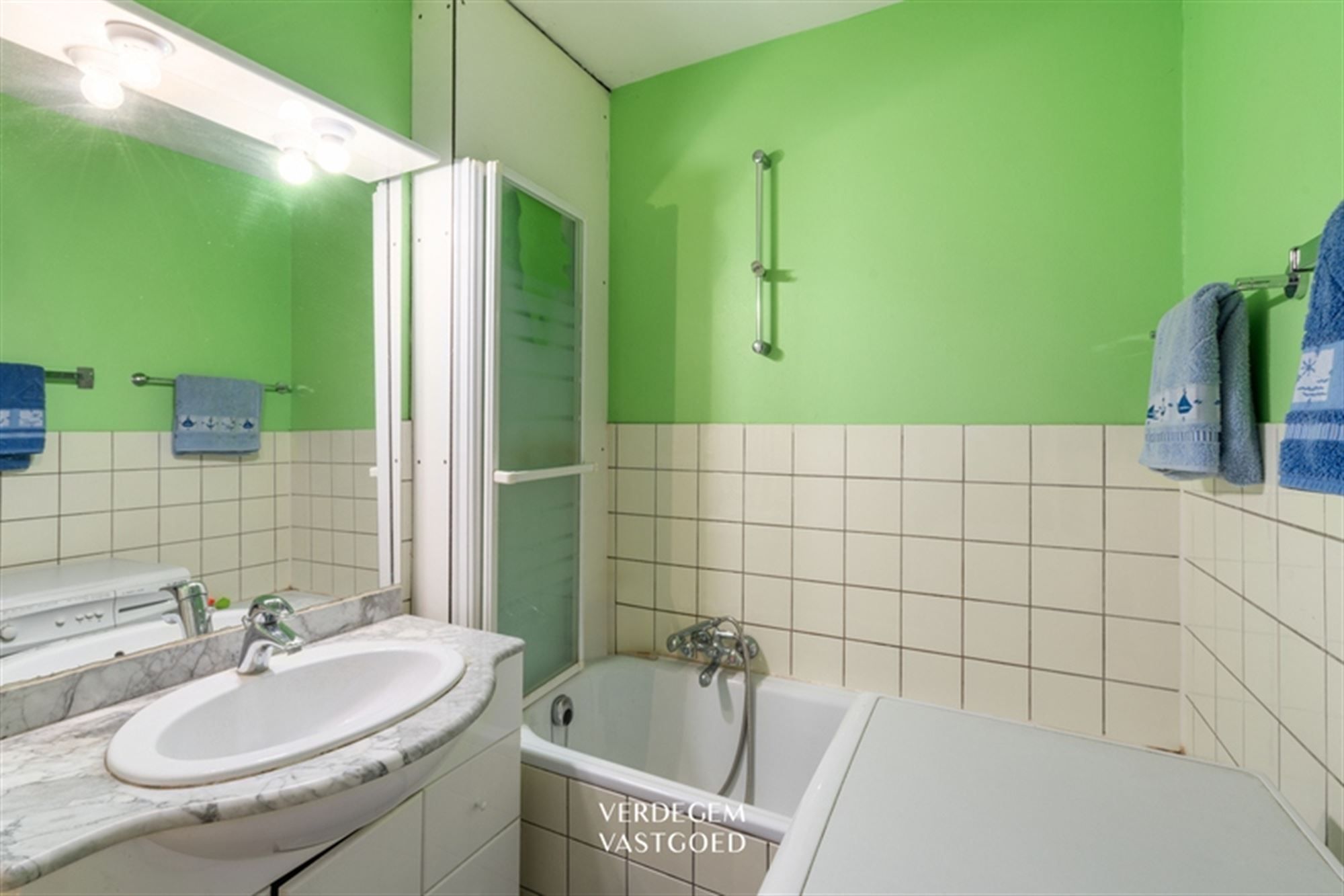 Rustig en groen gelegen appartement met 2 slaapkamers en garage foto 8
