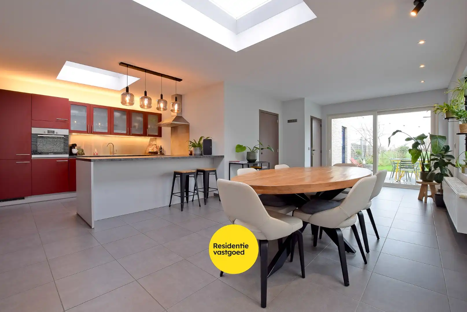 Rustig gelegen gerenoveerde woning op 470 m² te Leke met vergezichten en ruime garage. foto 5