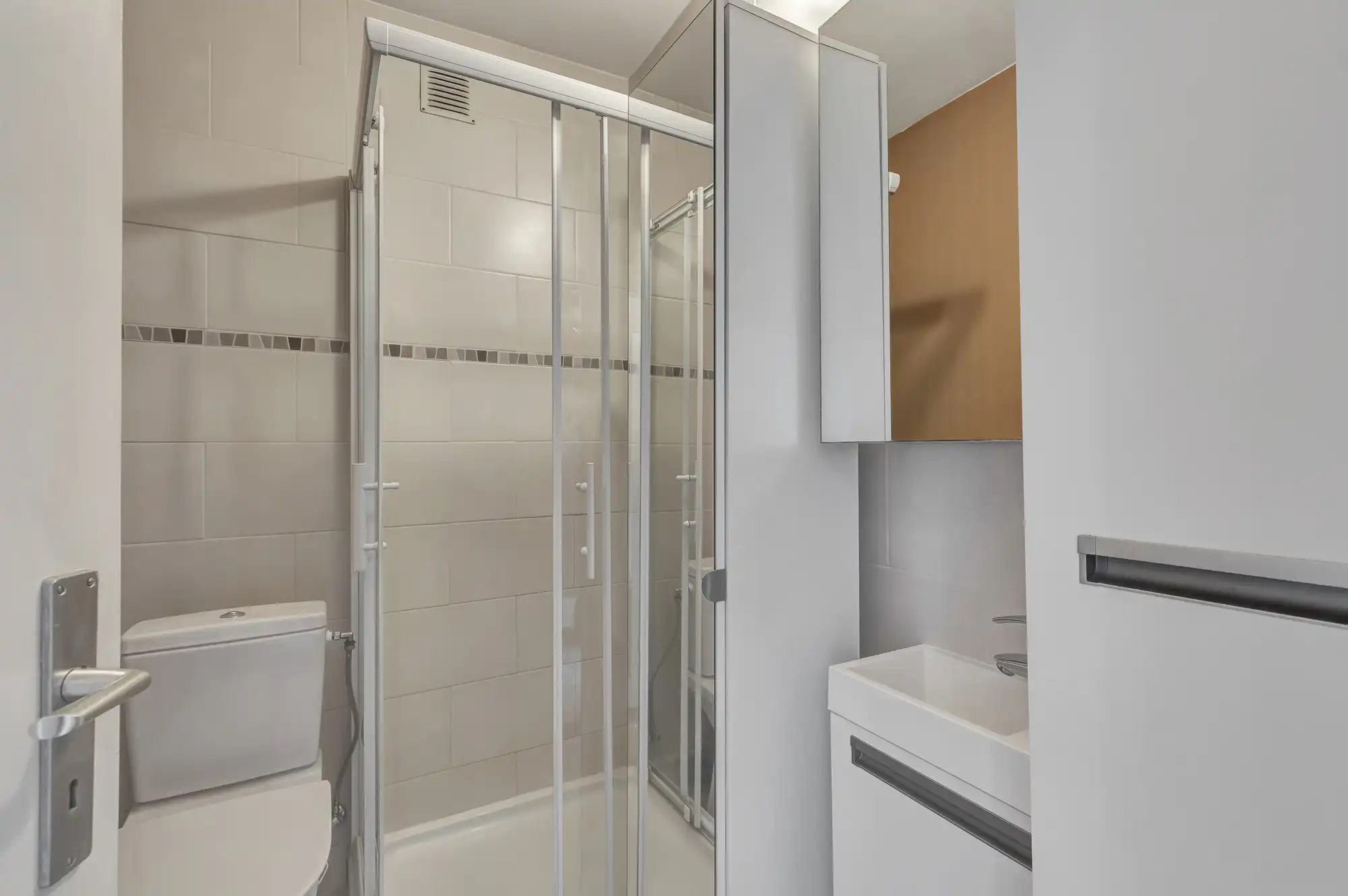 Eénslaapkamer appartement vlakbij Station van Deinze foto 4