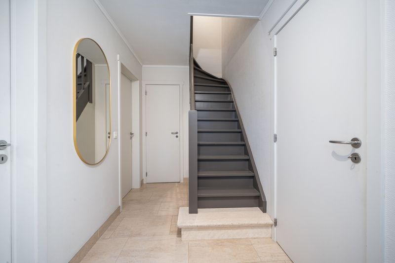 Roeselare : Charmante woning te huur in een gezellige wijk! foto 9