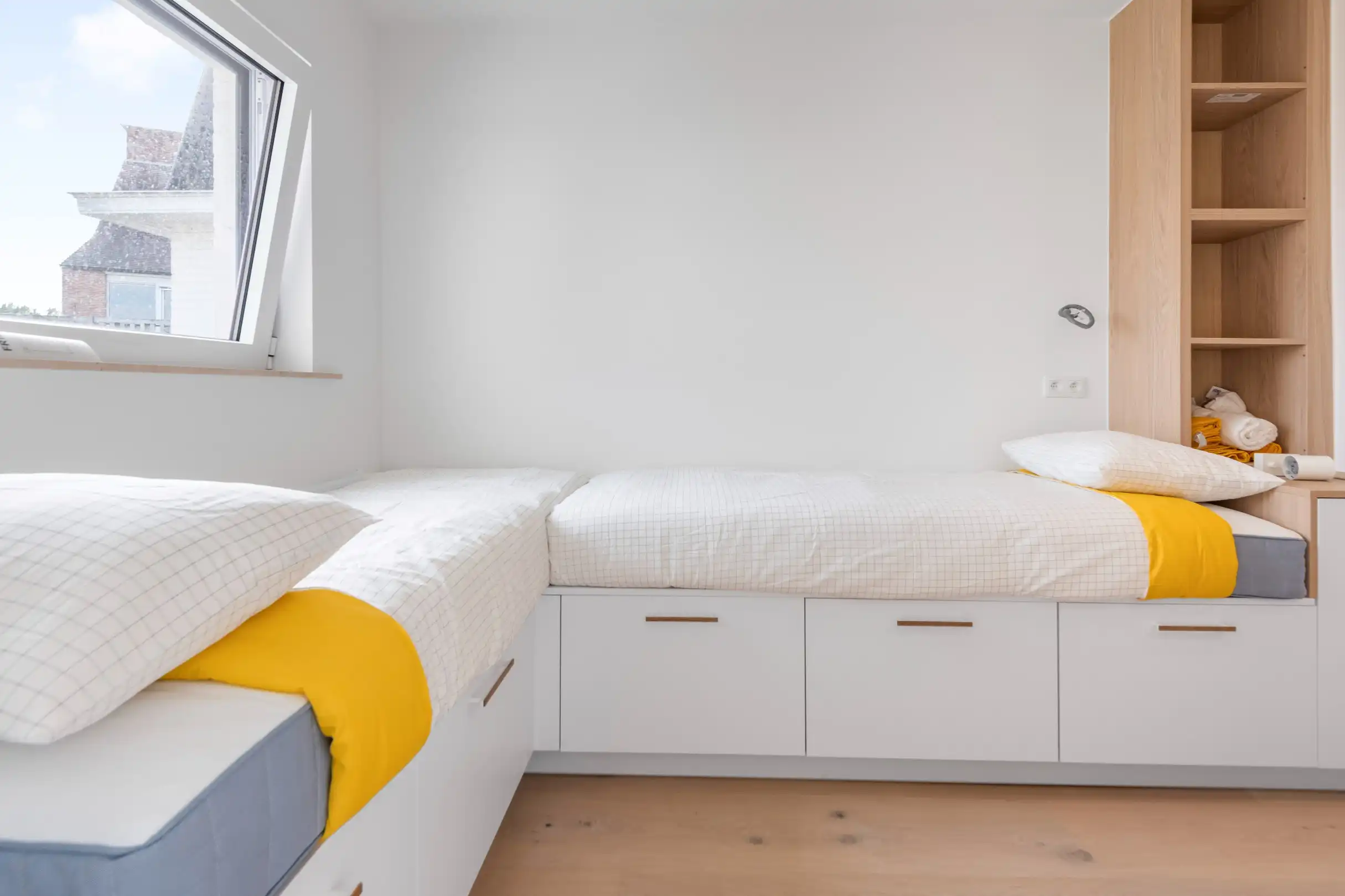 Zuidgericht hoekappartement in een villa residentie met open zicht gelegen op 100 meter van de Zeedijk foto 12