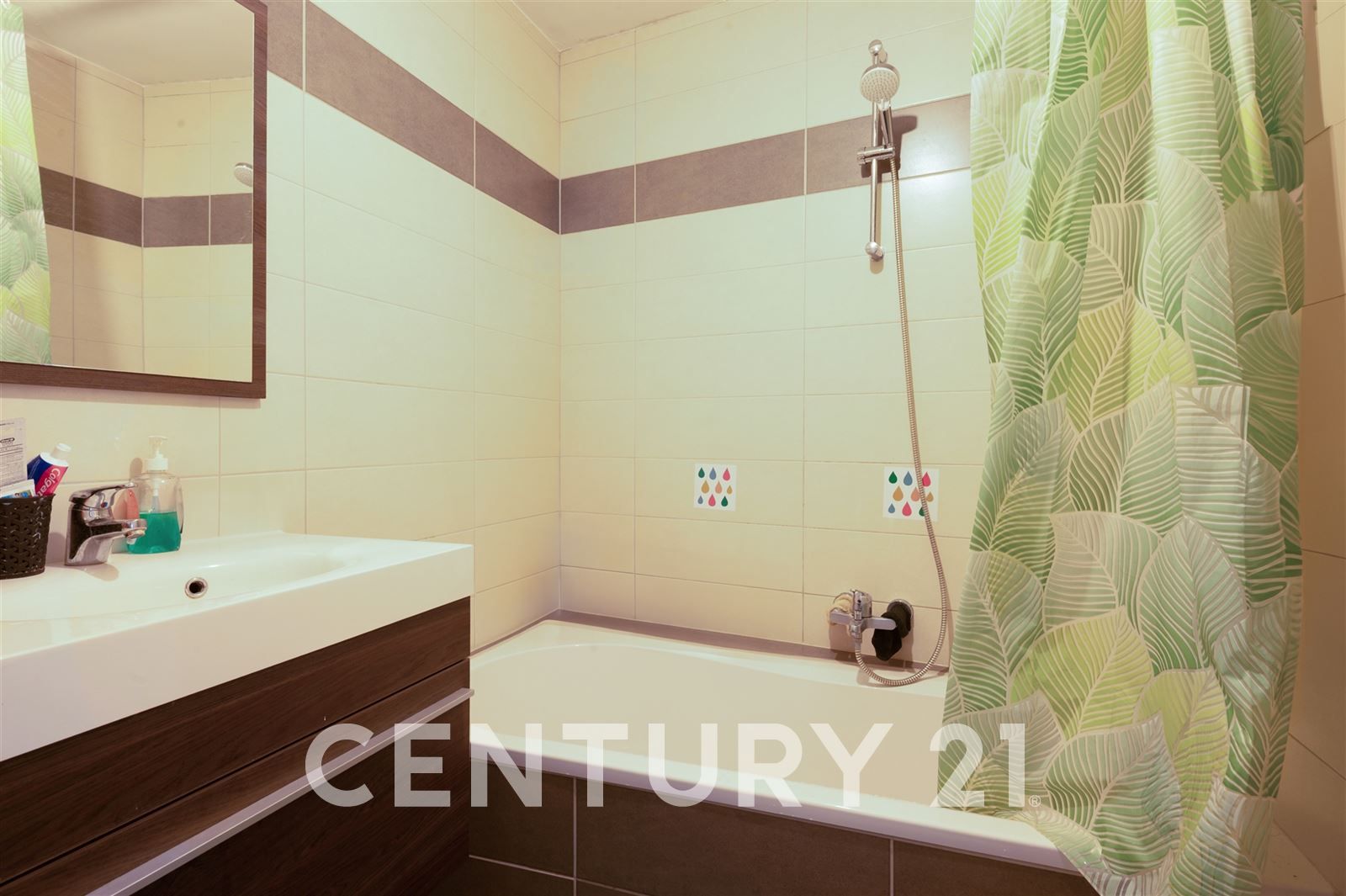 Instapklaar duplexappartement op toplocatie te Wetteren! foto 6