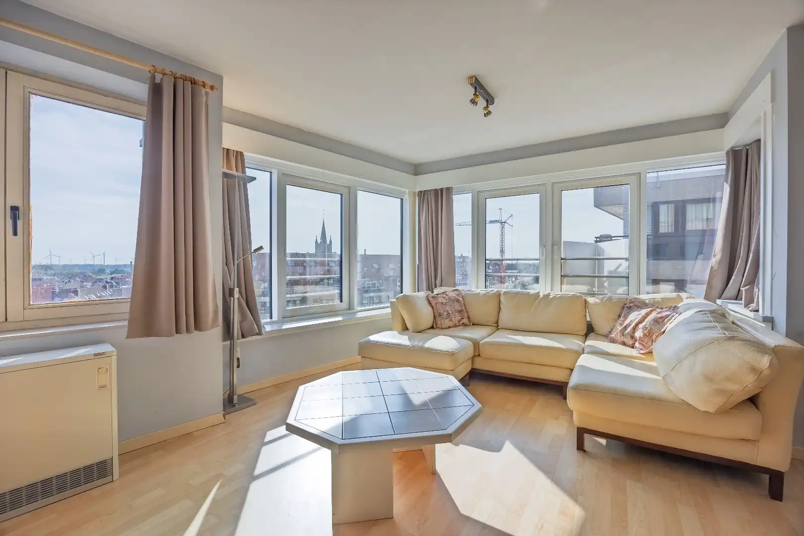 Uitzonderlijk hoekappartement met zijdelings zeezicht  foto 4