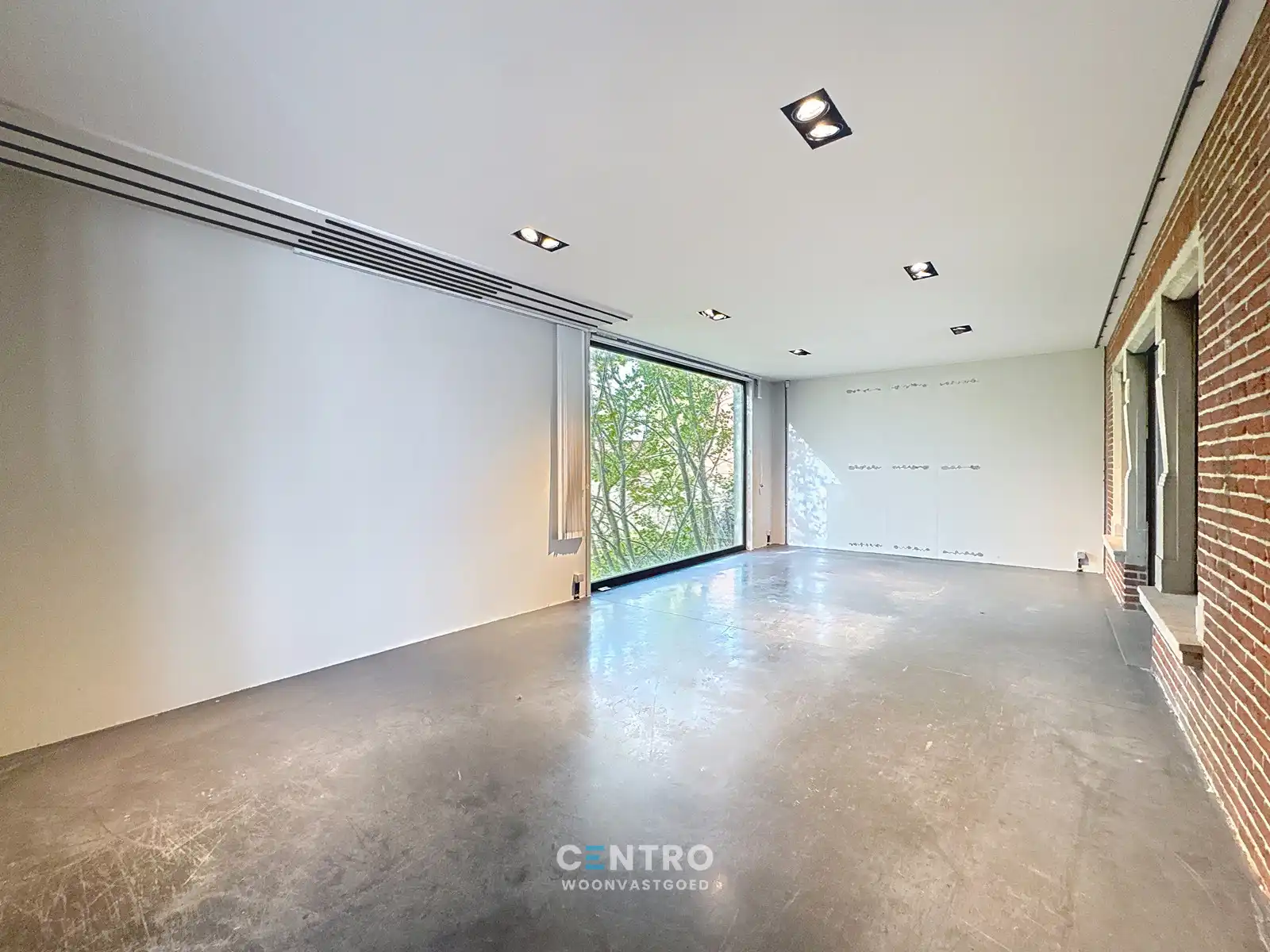 Commerciële site met woonst op toplocatie te Roeselare! foto 10