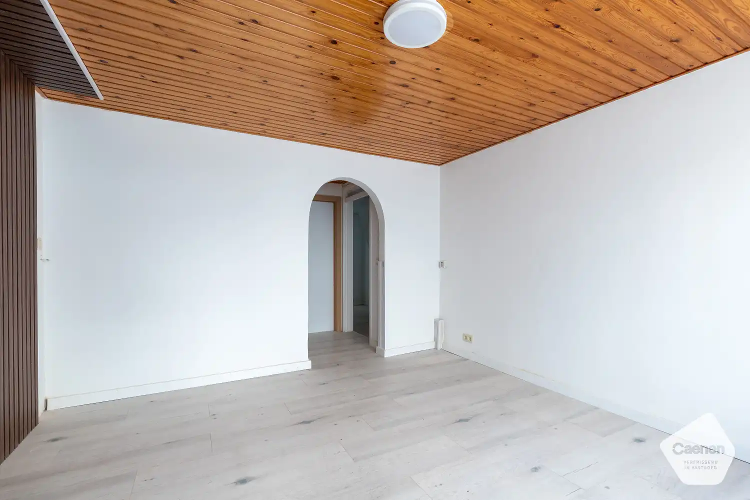 Een licht op te frissen appartement met twee slaapkamers, gelegen op een rustige locatie nabij het strand, het centrum en het openbaar vervoer foto {{pictureIndex}}