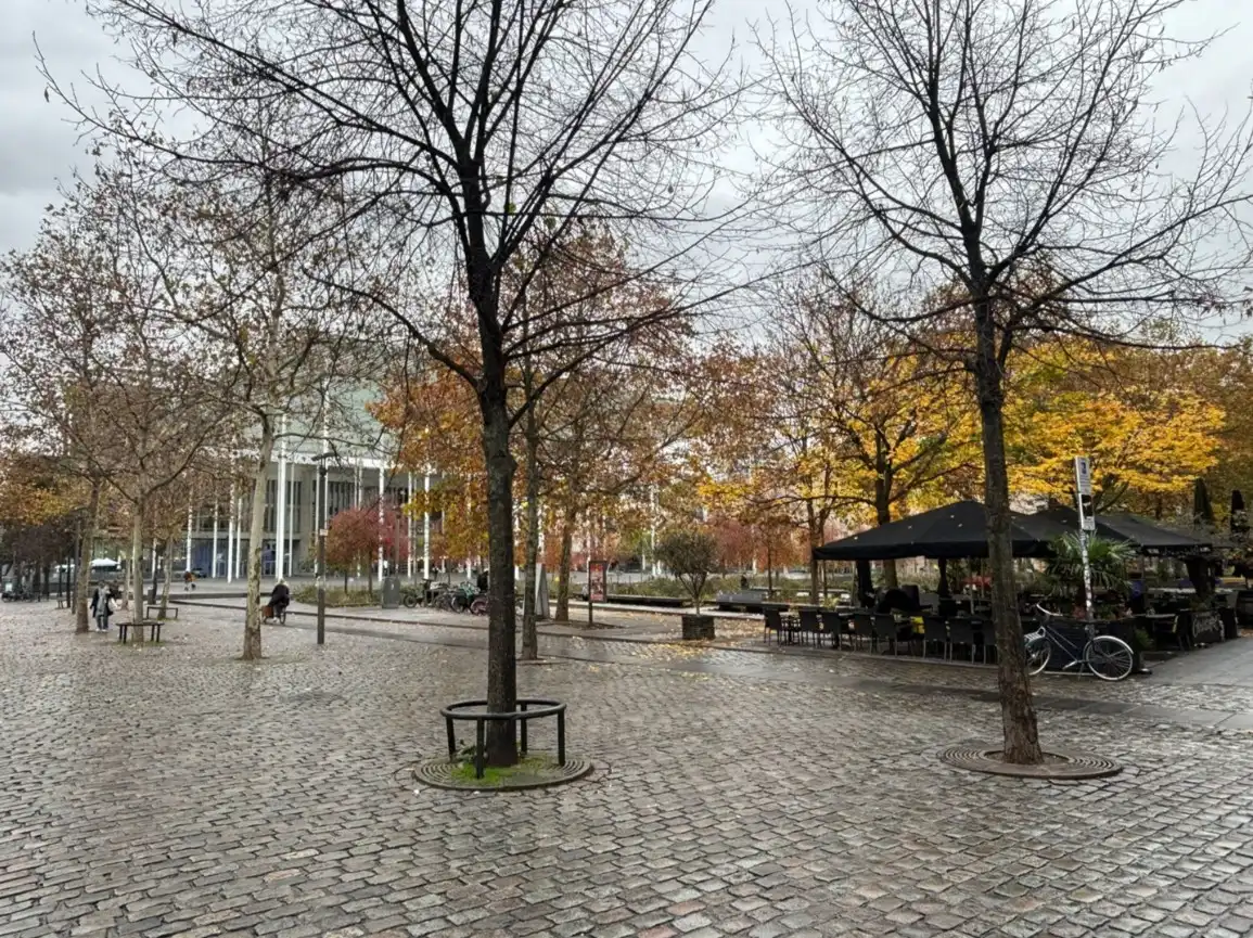 GEMEUBELD APPARTEMENT MET RUIM TERAS foto 6