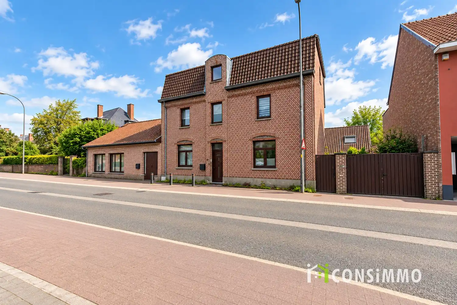 Uitzonderlijke eigendom op 41 are in hartje Opglabbeek – meerdere woningen, ruime bijgebouwen en tal van mogelijkheden! foto {{pictureIndex}}