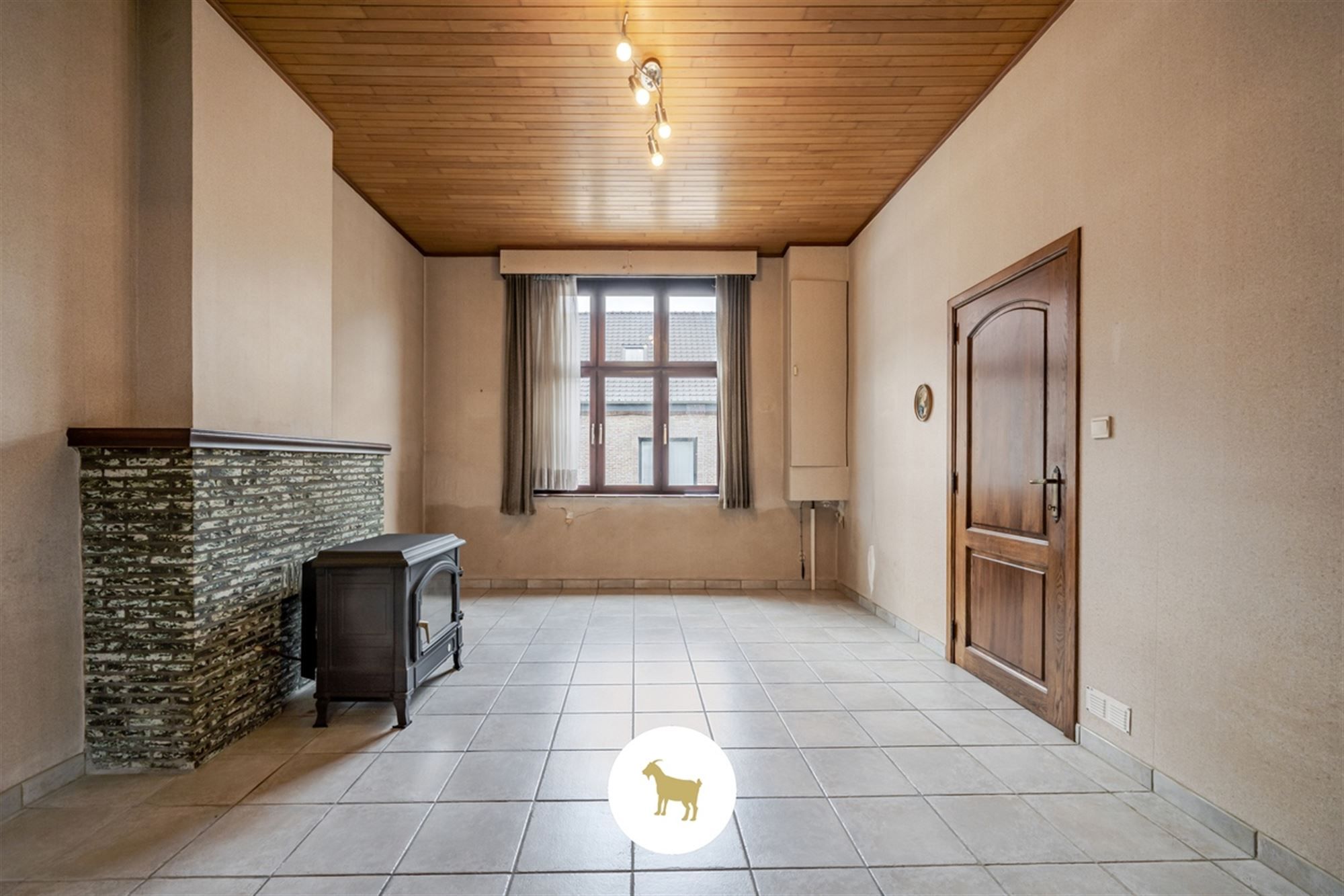 Ruime DORPSWONING met SCHUUR, BIJGEBOUW, BINNENKOER, TUIN & 4 (tot 5) SLAAPKAMERS, op een PERCEEL grond van ca. 920m² foto 14