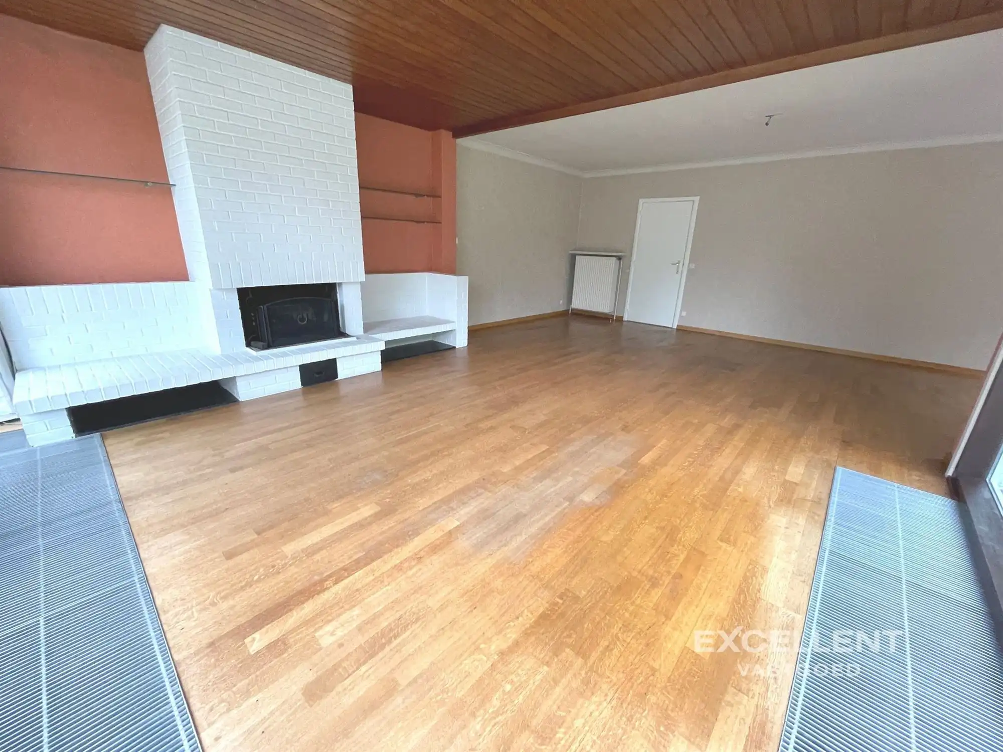 Rustig gelegen halfopen woning te huur Deinze! foto 3