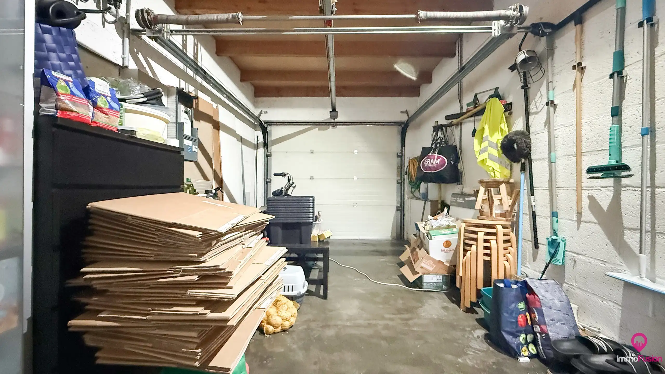 Ruime gezinswoning met 3 slaapkamers in rustige straat! foto 16