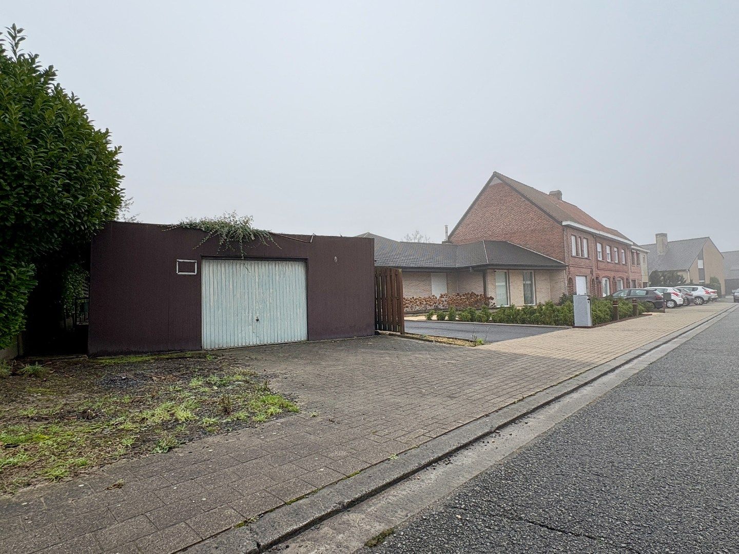 Renovatieproject op 767 m², met garage en uitweg. foto 4