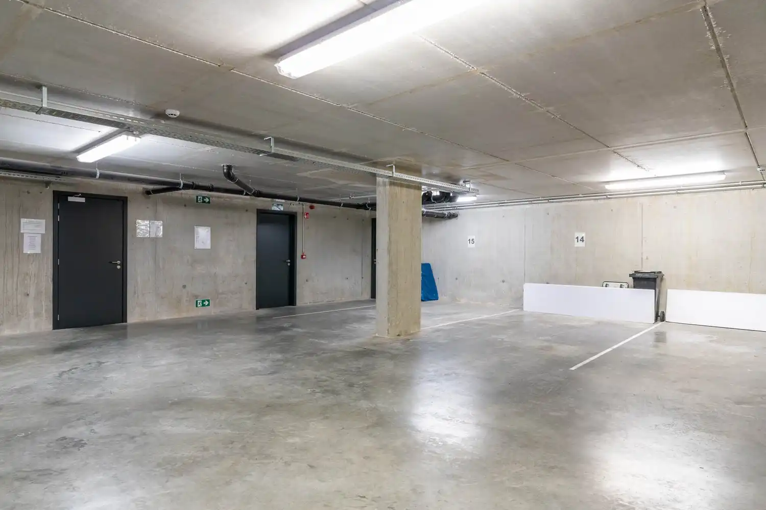 Recent, modern twee-slaapkamer appartement inclusief kelder en twee ondergrondse autostaanplaatsen te Werchter ! foto 23
