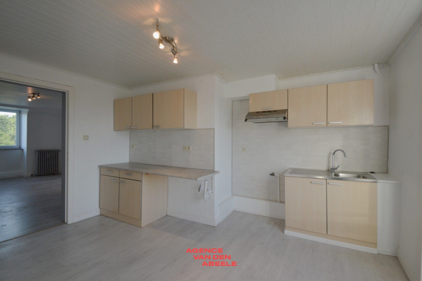 Opbrengsteigendom met 4 appartementen en ruime garage  foto 10