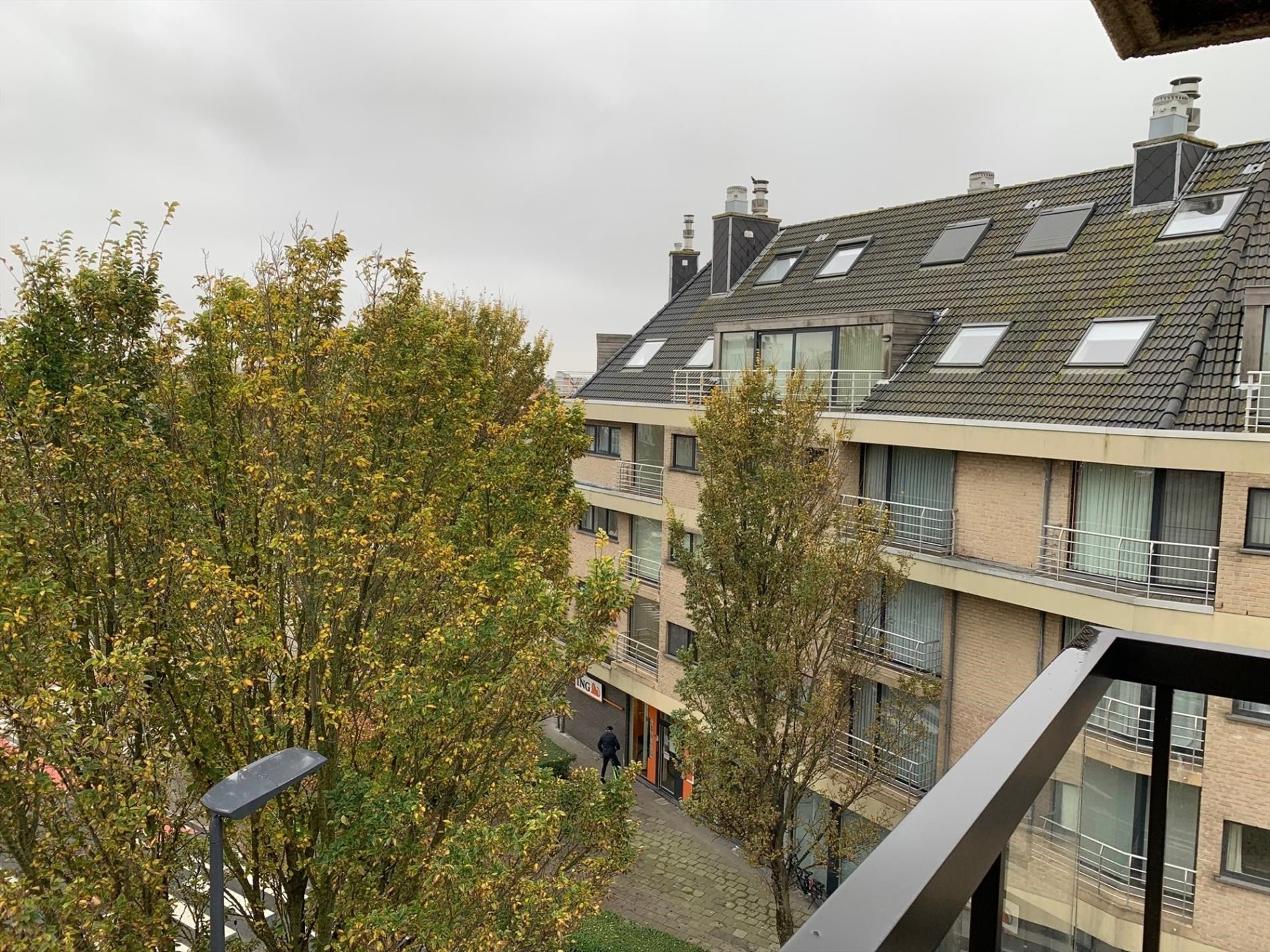 Ongemeubeld tweeslaapkamerappartement met prachtig zicht vanop groot terras foto 15