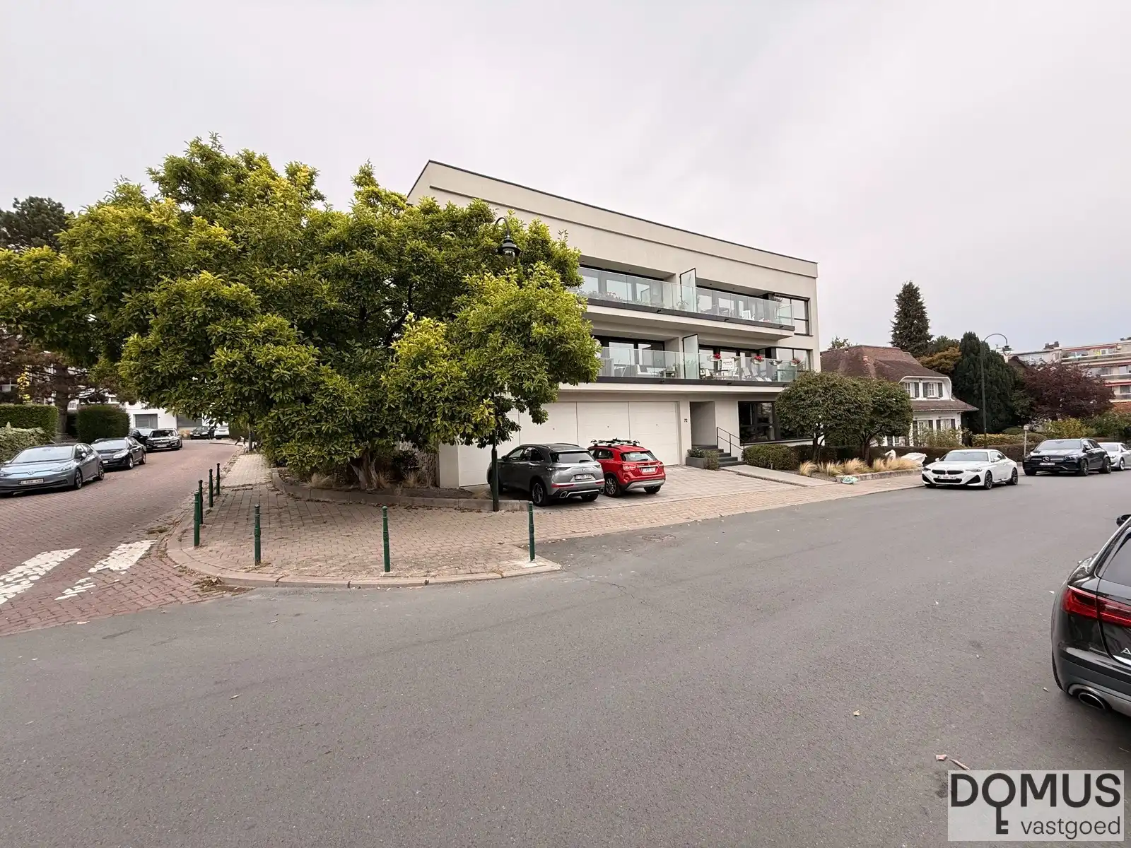 Zeer knap appartement op topligging foto {{pictureIndex}}