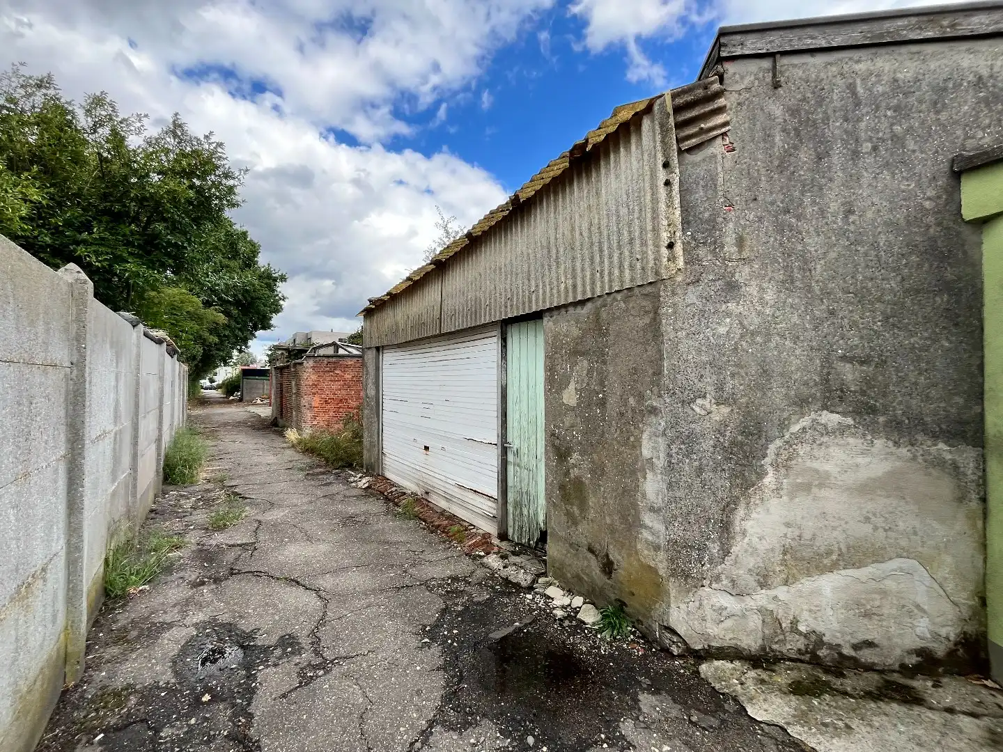 Te renoveren stadswoning met 4 slpk, koer en garage foto 27