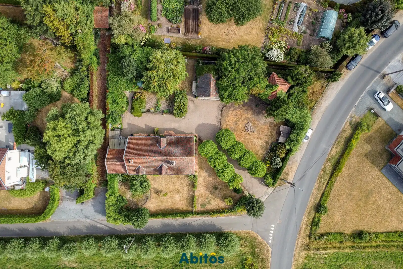 Unieke villa met bijwoning in een rustige omgeving foto 3