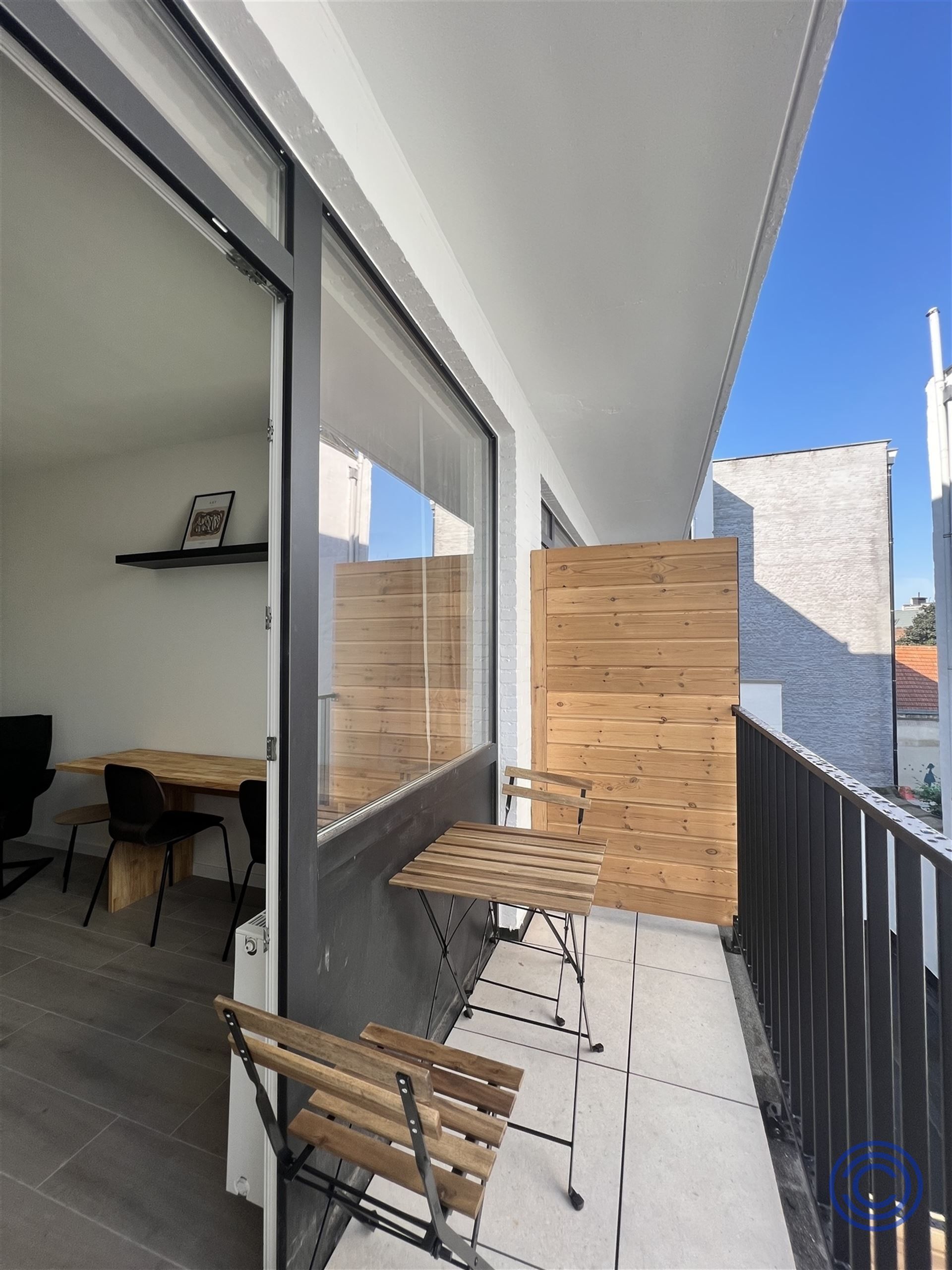 OPBRENGST:18 gerenoveerde studio's + kelder! foto 4