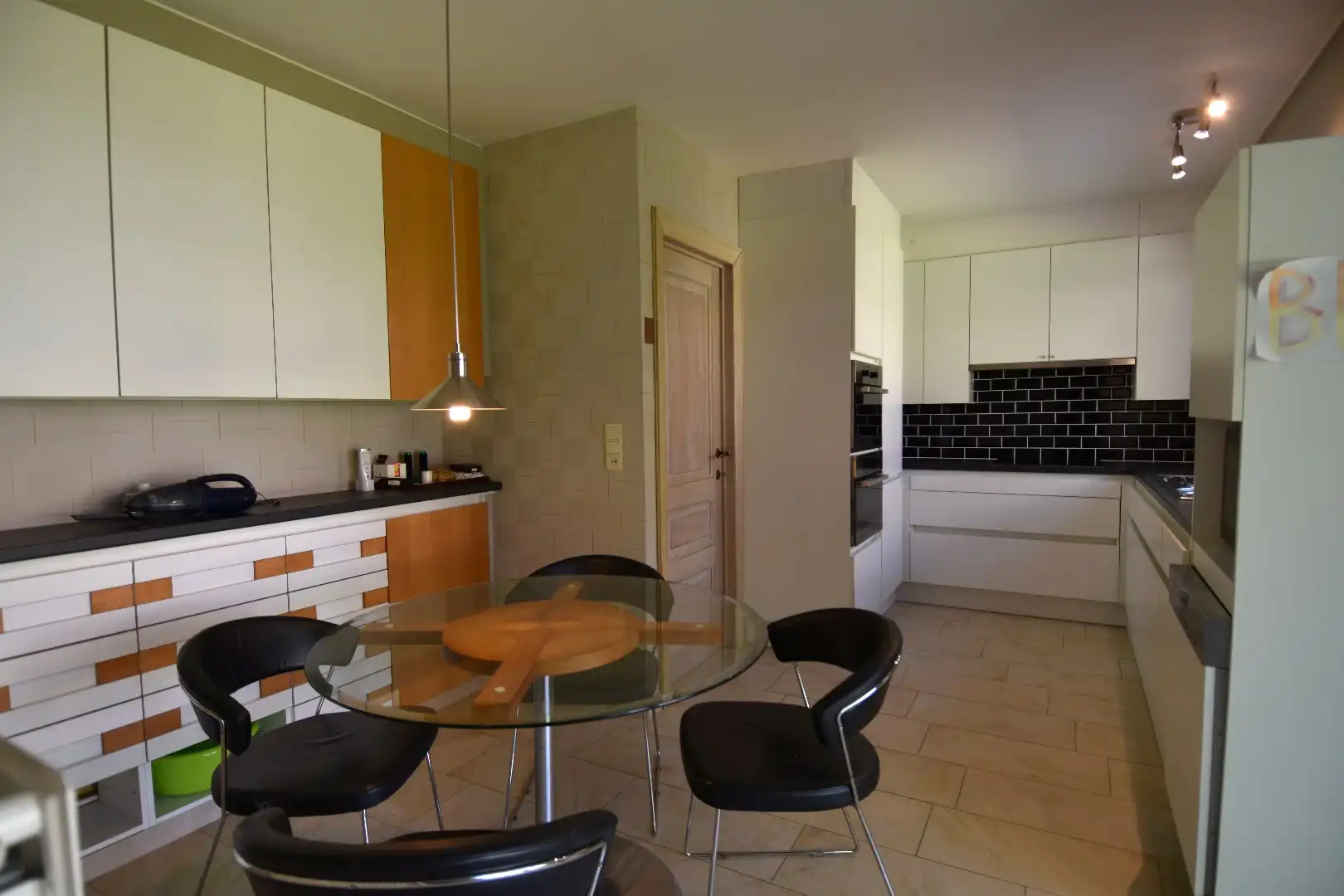 HOB met 4 slaapkamers, tuin en een inpandige garage te koop in Gullegem foto 4
