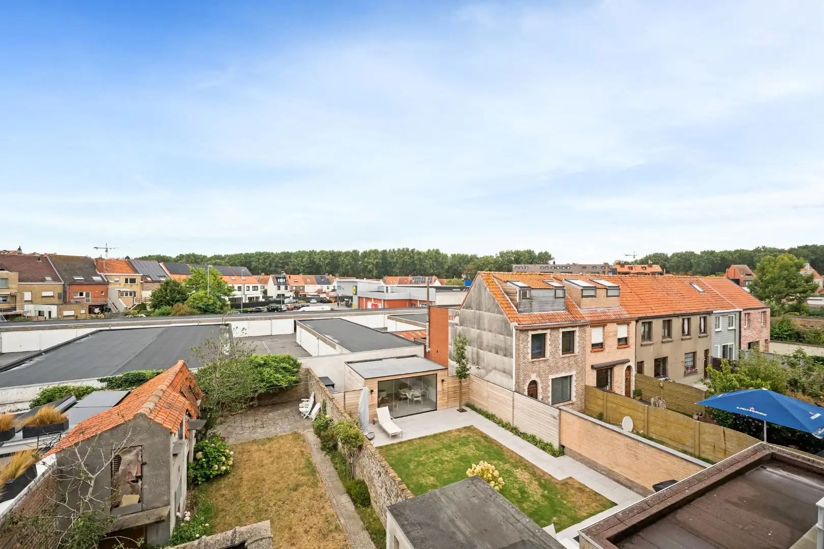 Instapklaar en lichtrijk appartement met terras in het centrum van Heist. foto 13