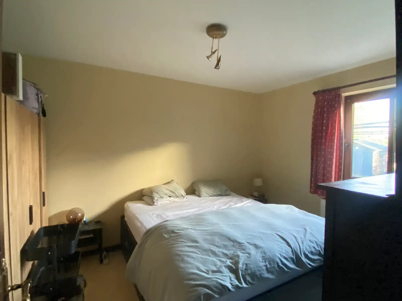 Bungalow met 2 slaapkamers rustig gelegen in dorpscentrum. foto 8