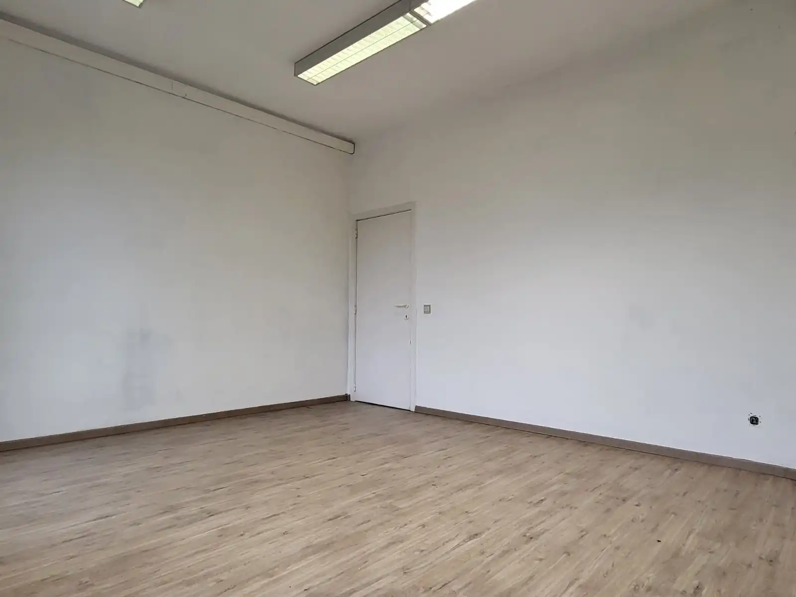 Grote kantoorruimte op toplocatie! foto 15