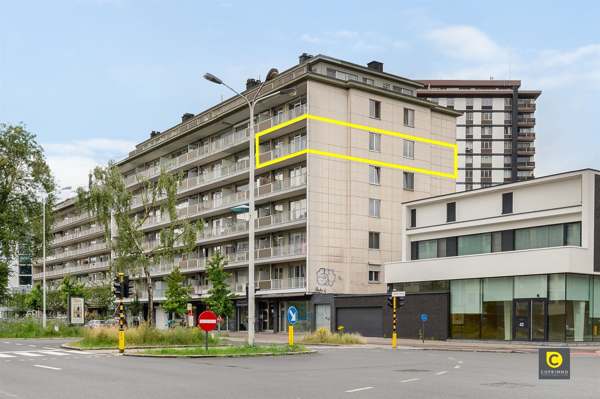 Ruim hoekappartement met 4 slaapkamers en terras! foto 12