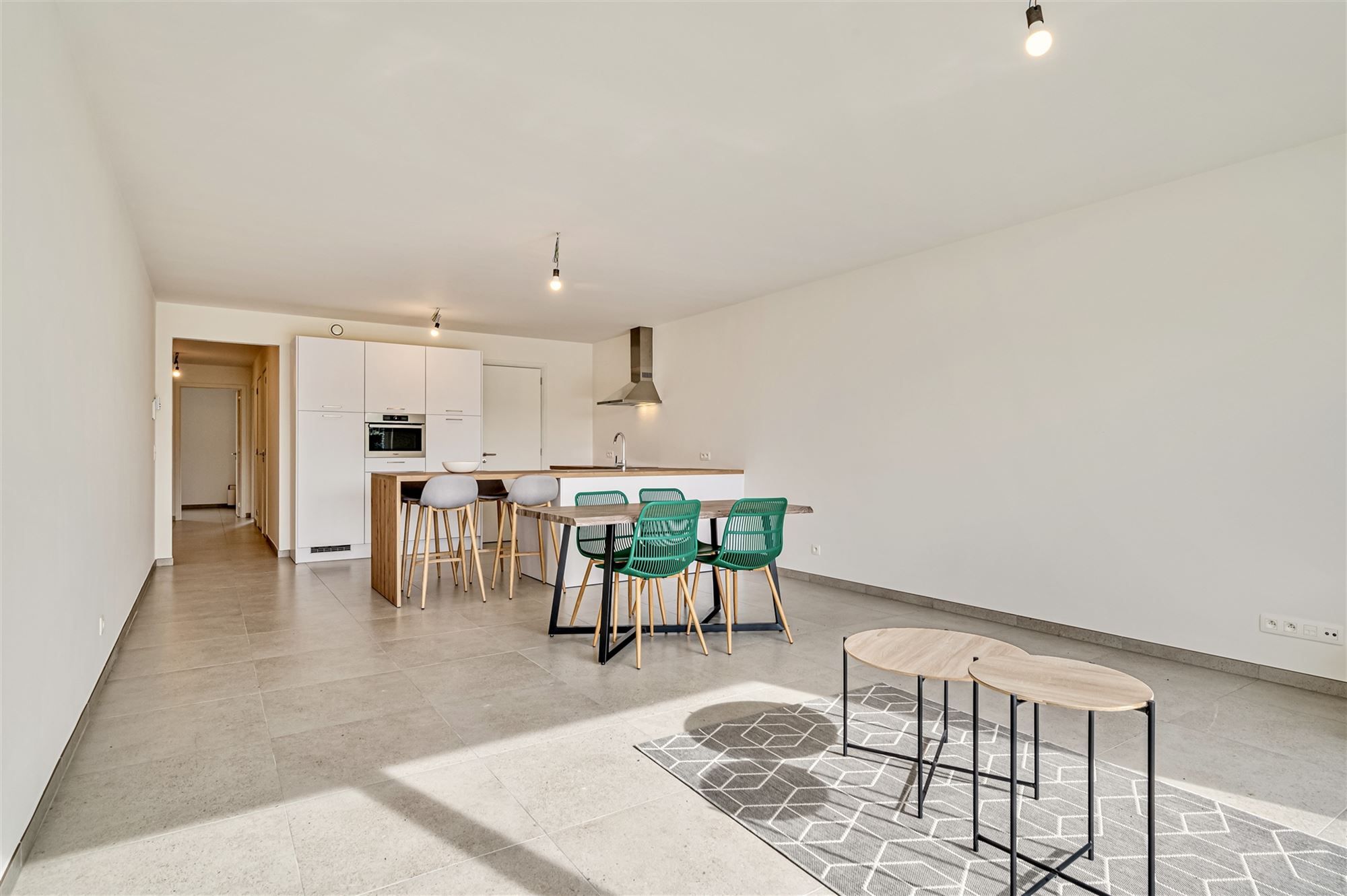 Knap nieuwbouw appartement met 2 slpks, terras en tuin foto 16