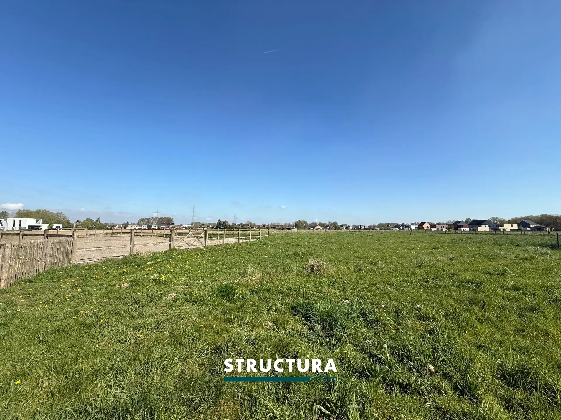Woning met weide, piste en paardenstal voor 2 paarden foto 3