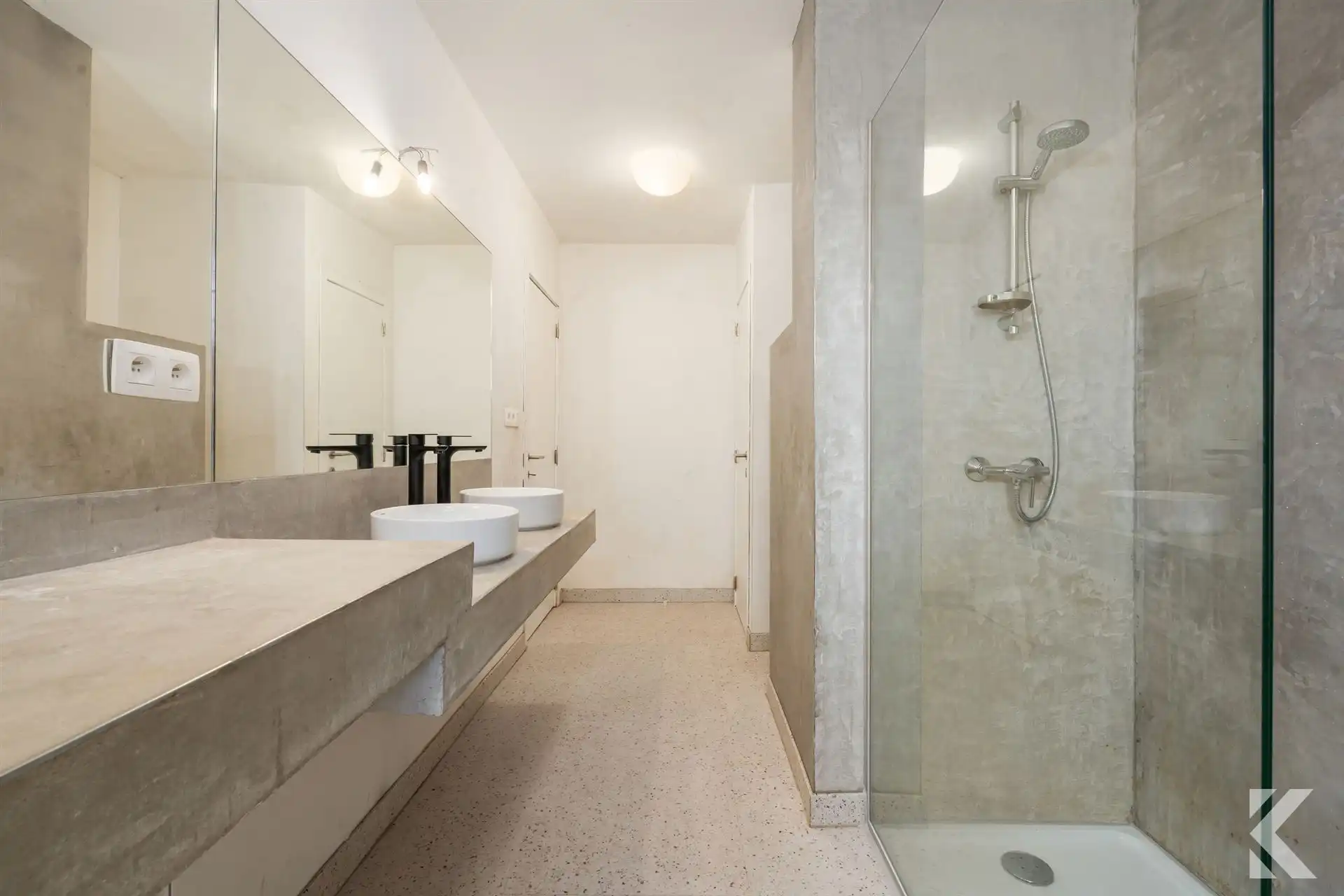 Magnifiek gerenoveerde duplex met 3 slaapkamers + terras!  foto 11