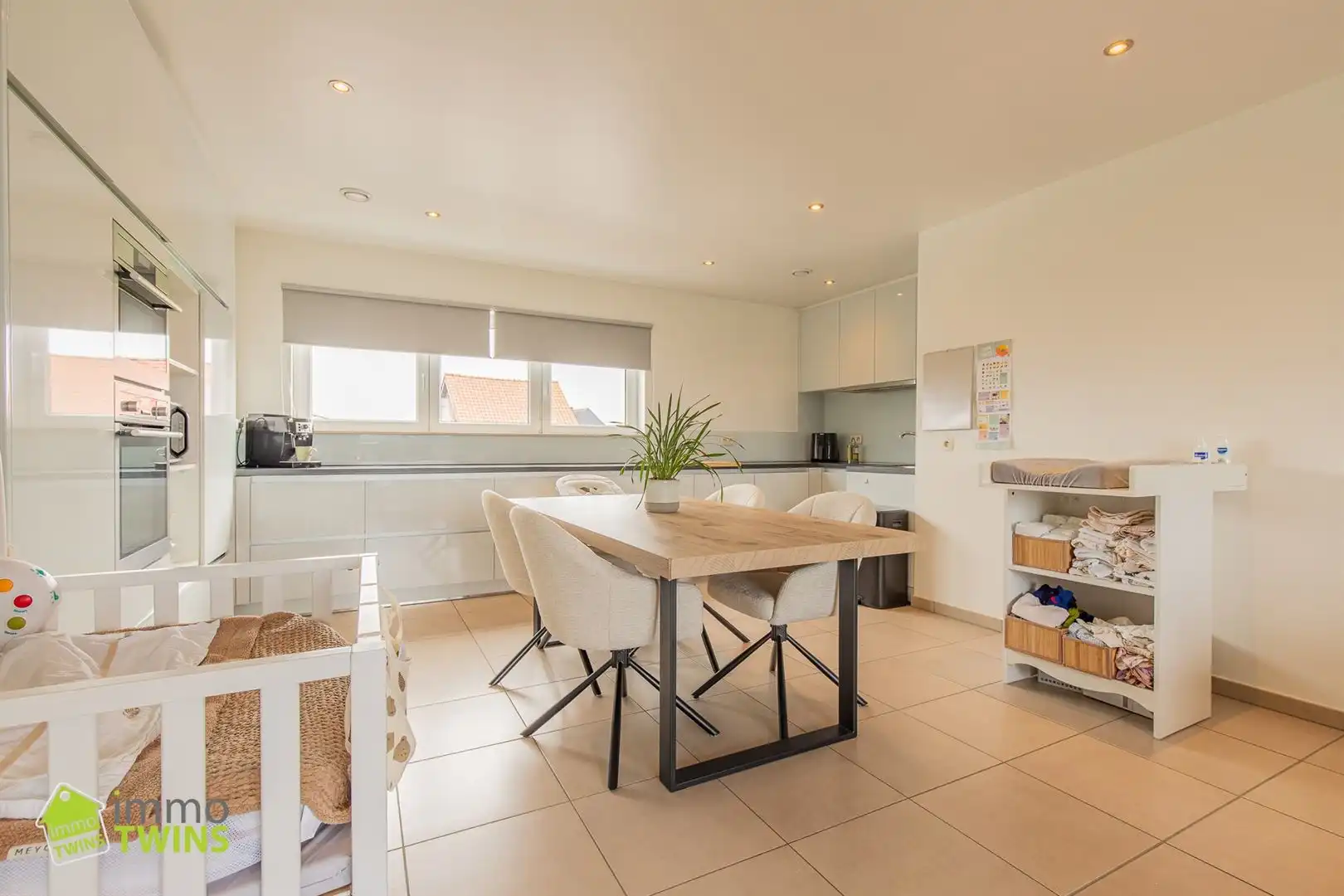 Ruim en stijlvol duplex appartement (155m²) met garage en staanplaats te Schoonaarde (Dendermonde). foto 6