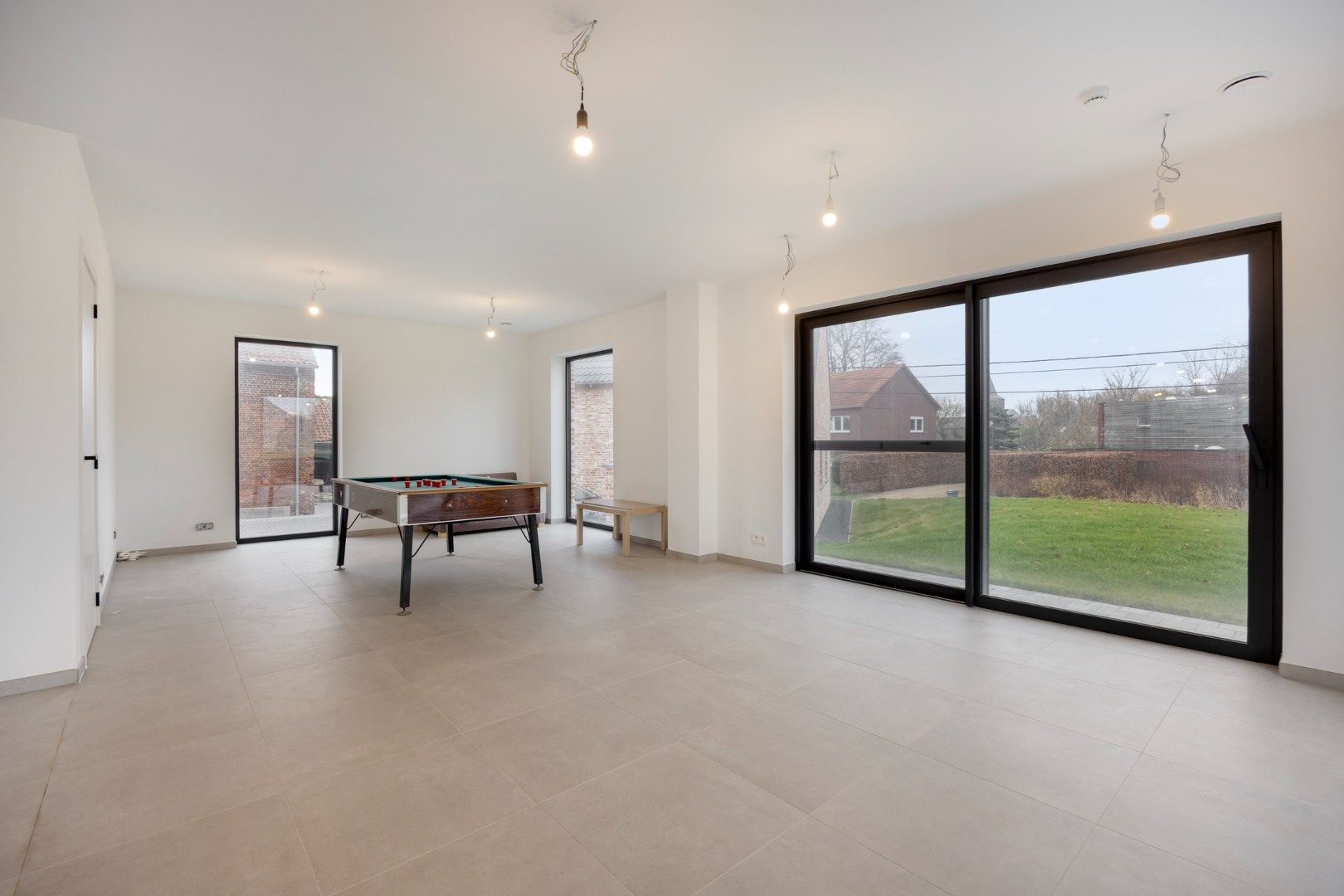 Nieuwbouwwoning met 5 slaapkamers, 2 badkamers, tuin en terras in Bierbeek! – EPC 10 kWh/m² - bewoonbare opp. 343 m² foto 8