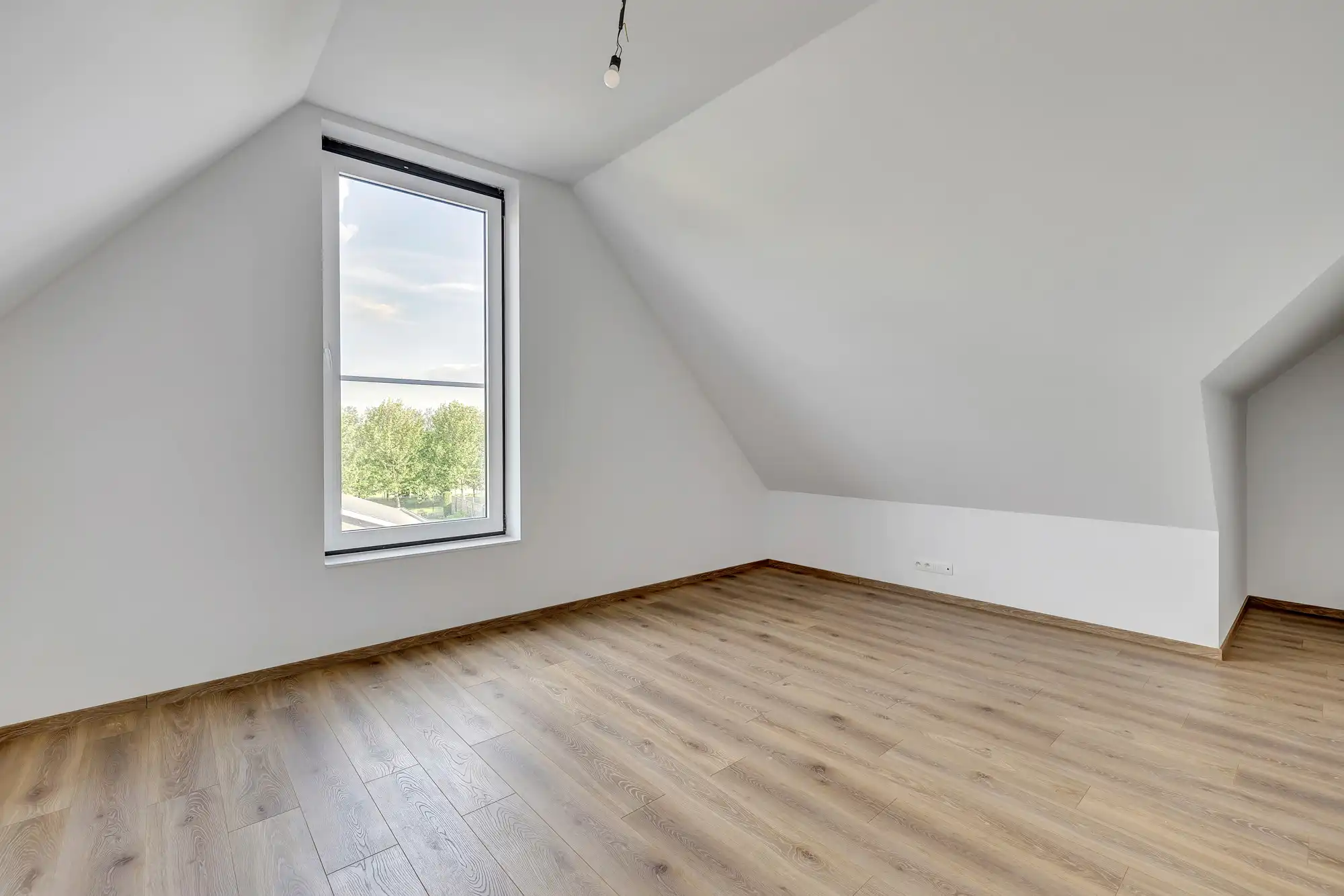 Volledig afgewerkte nieuwbouwwoning met 5 slaapkamers foto 25